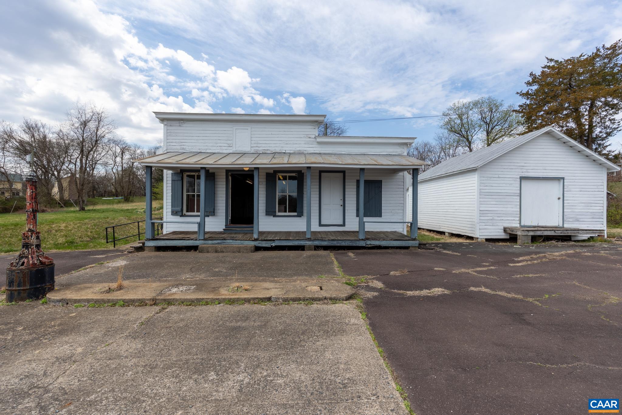 242 Madison Mills Ln