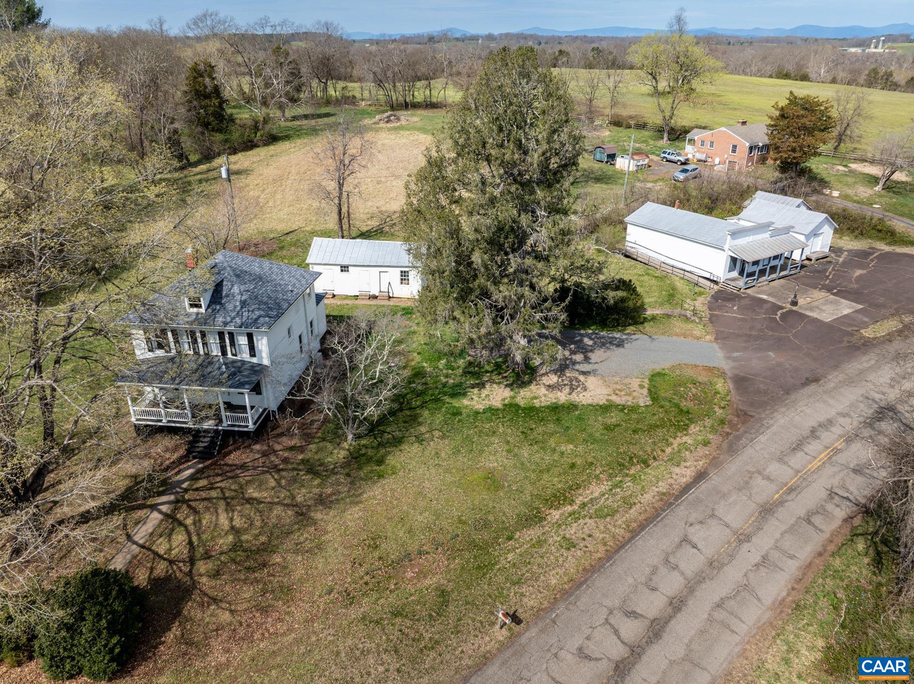 242 Madison Mills Ln