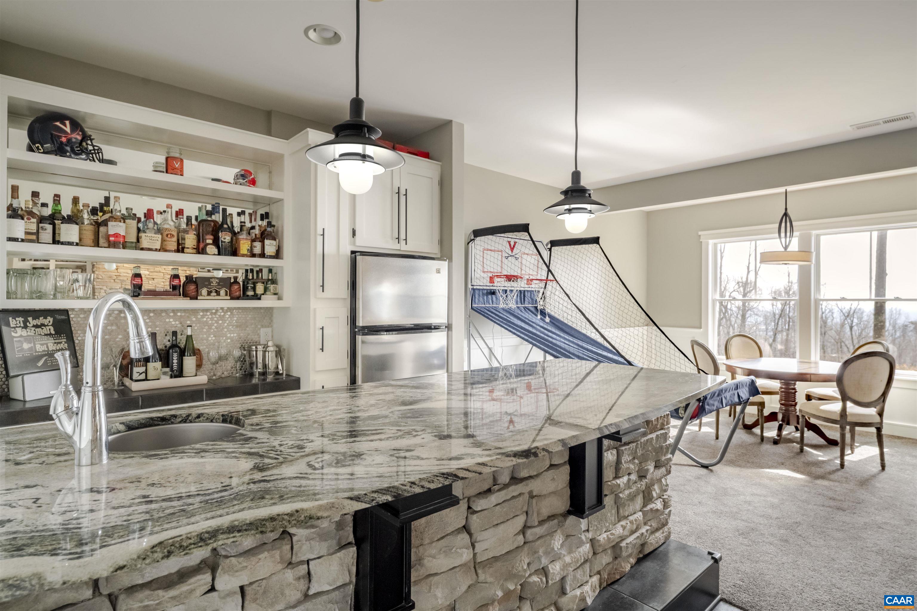 765 SUMMIT RIDGE PT