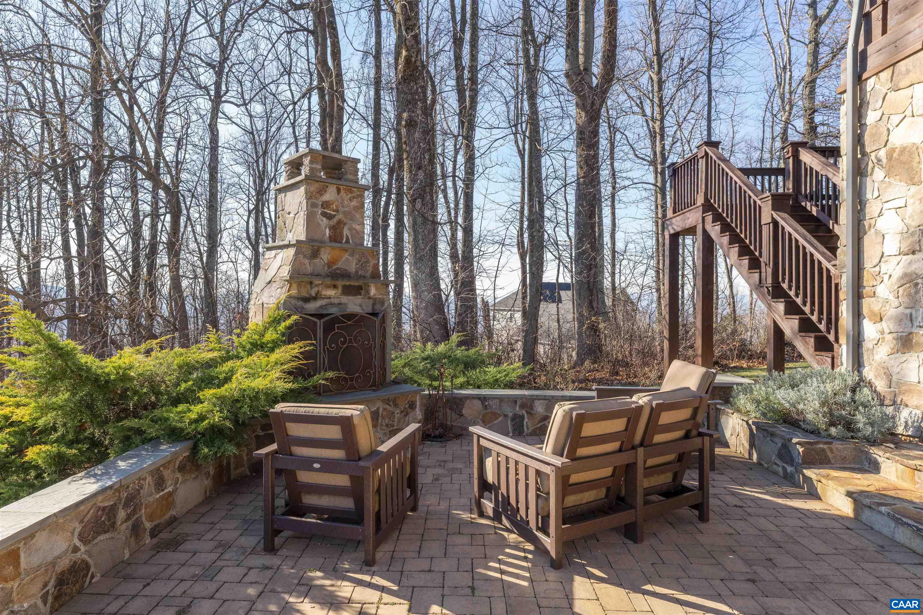 765 SUMMIT RIDGE PT