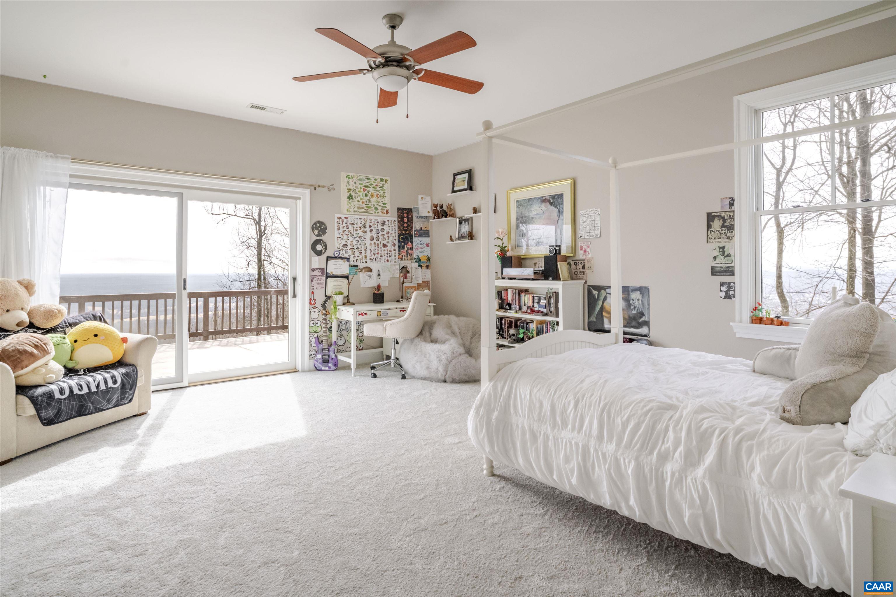765 SUMMIT RIDGE PT