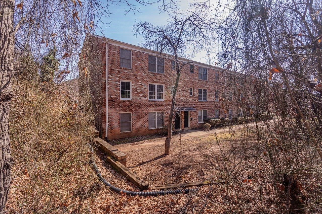 2527 HYDRAULIC RD Unit: 26