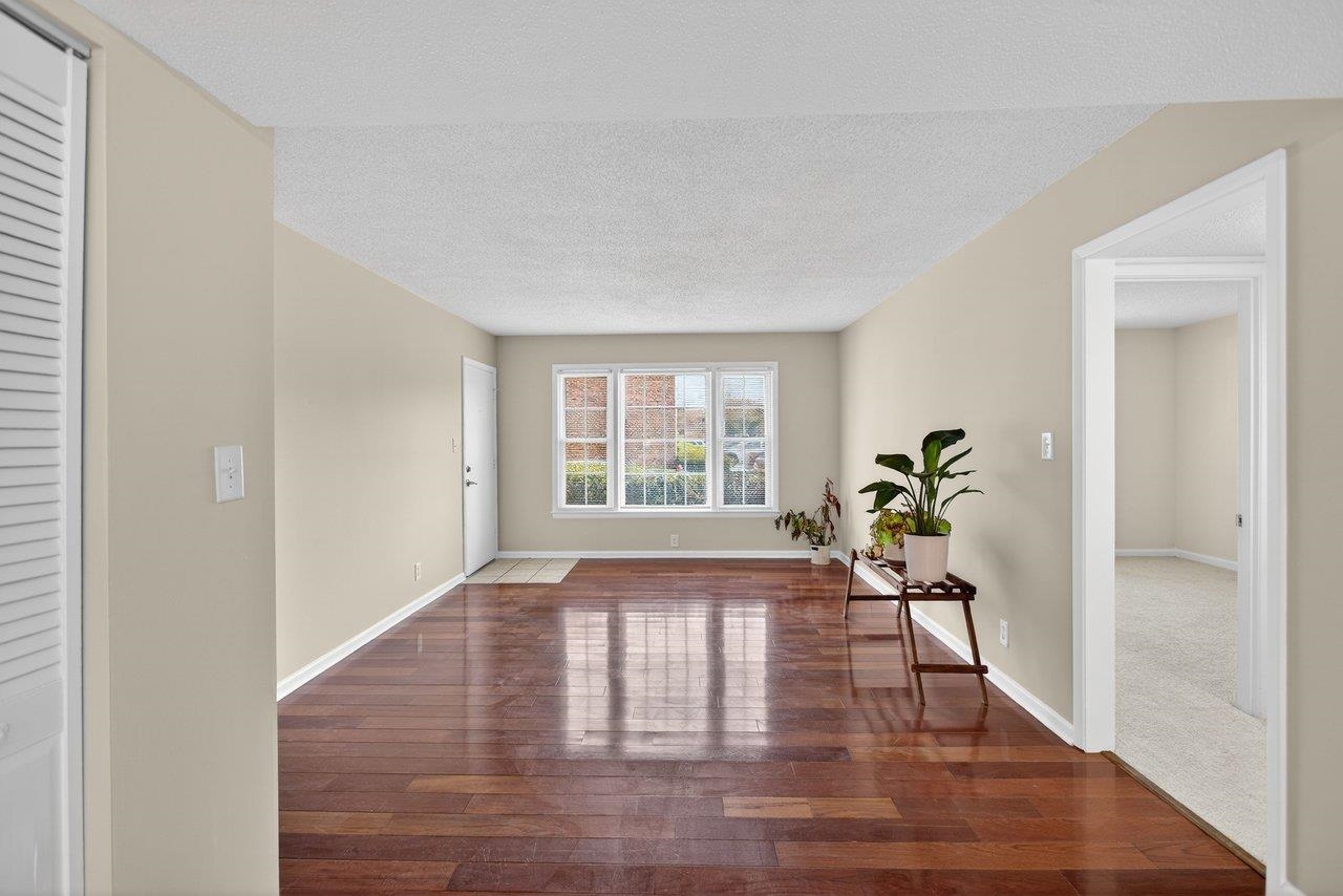 2527 HYDRAULIC RD Unit: 26