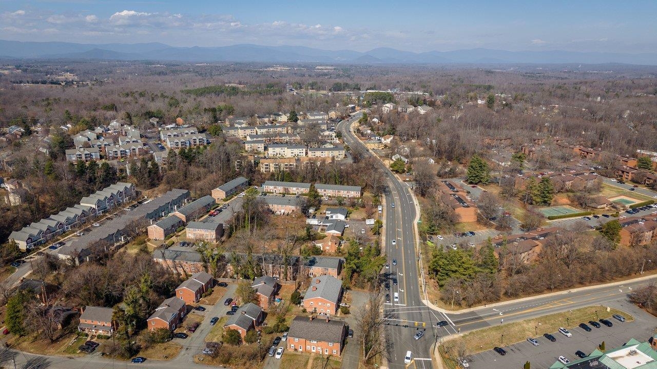 2527 HYDRAULIC RD Unit: 26