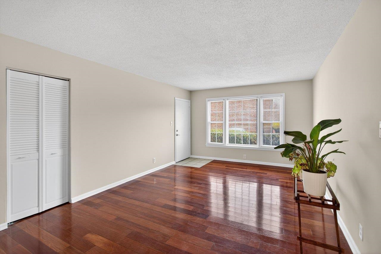 2527 HYDRAULIC RD Unit: 26
