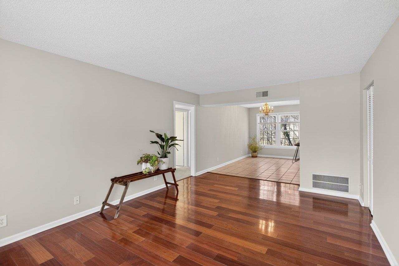 2527 HYDRAULIC RD Unit: 26