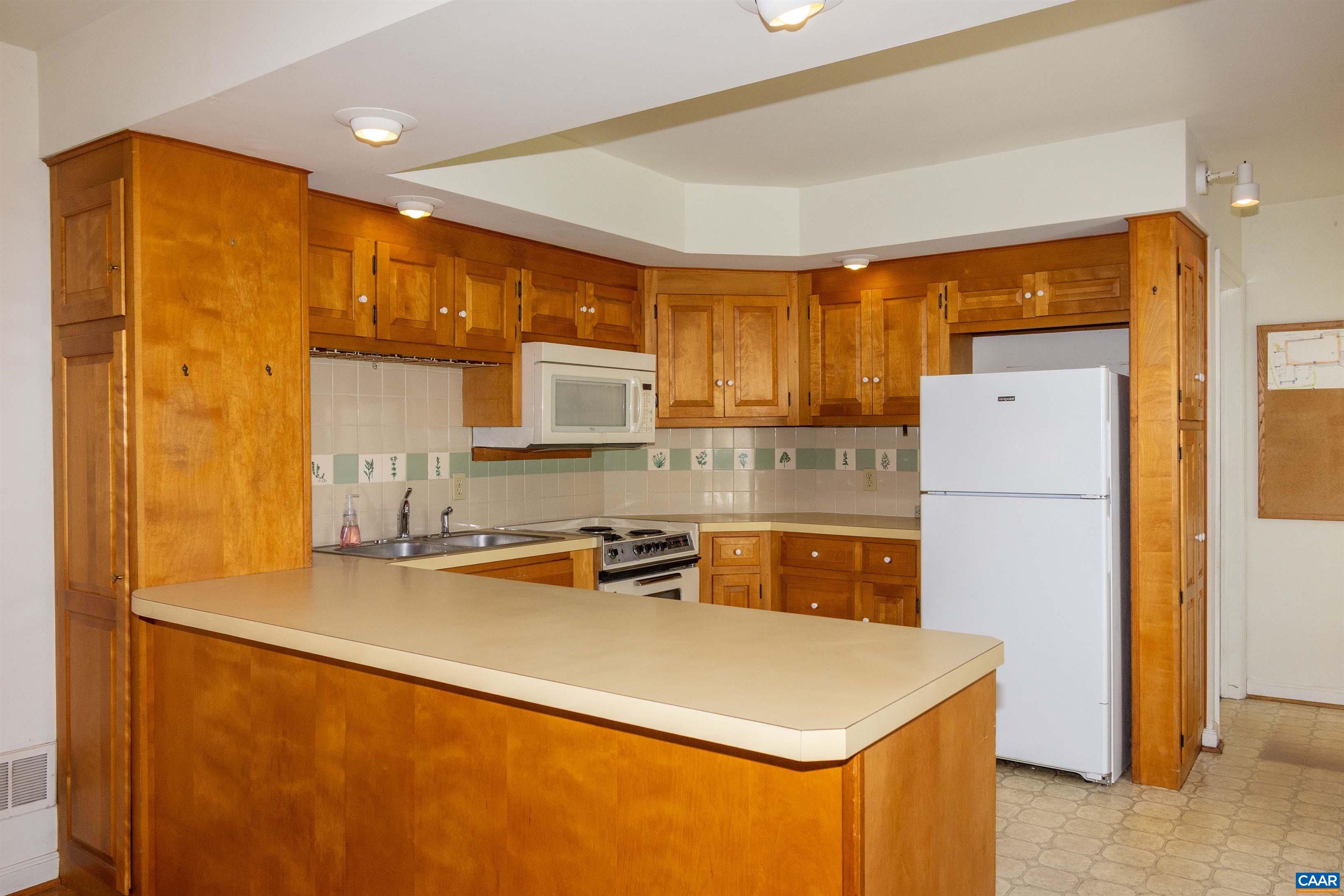 11504 KNOLLS RD