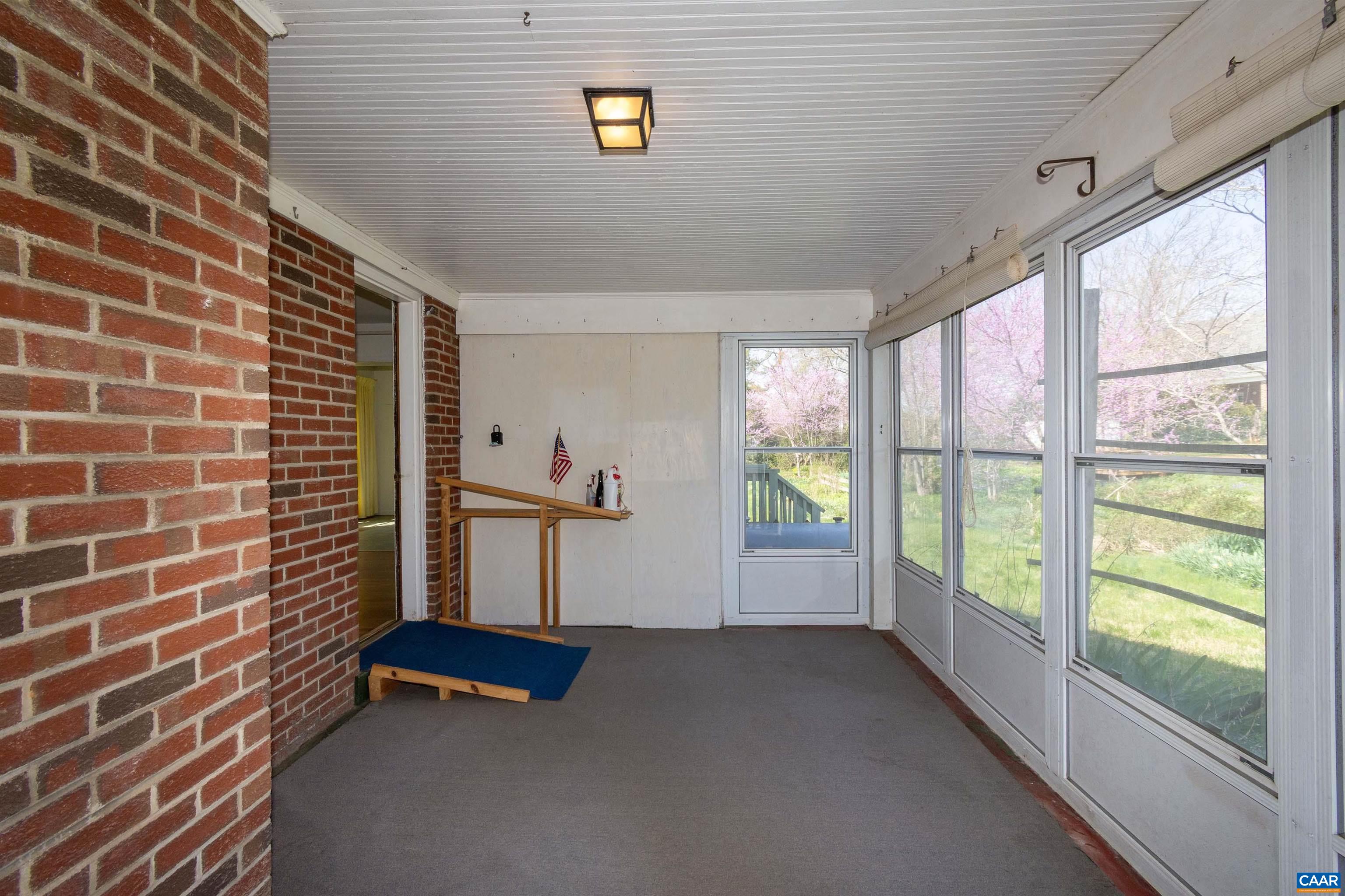 11504 KNOLLS RD