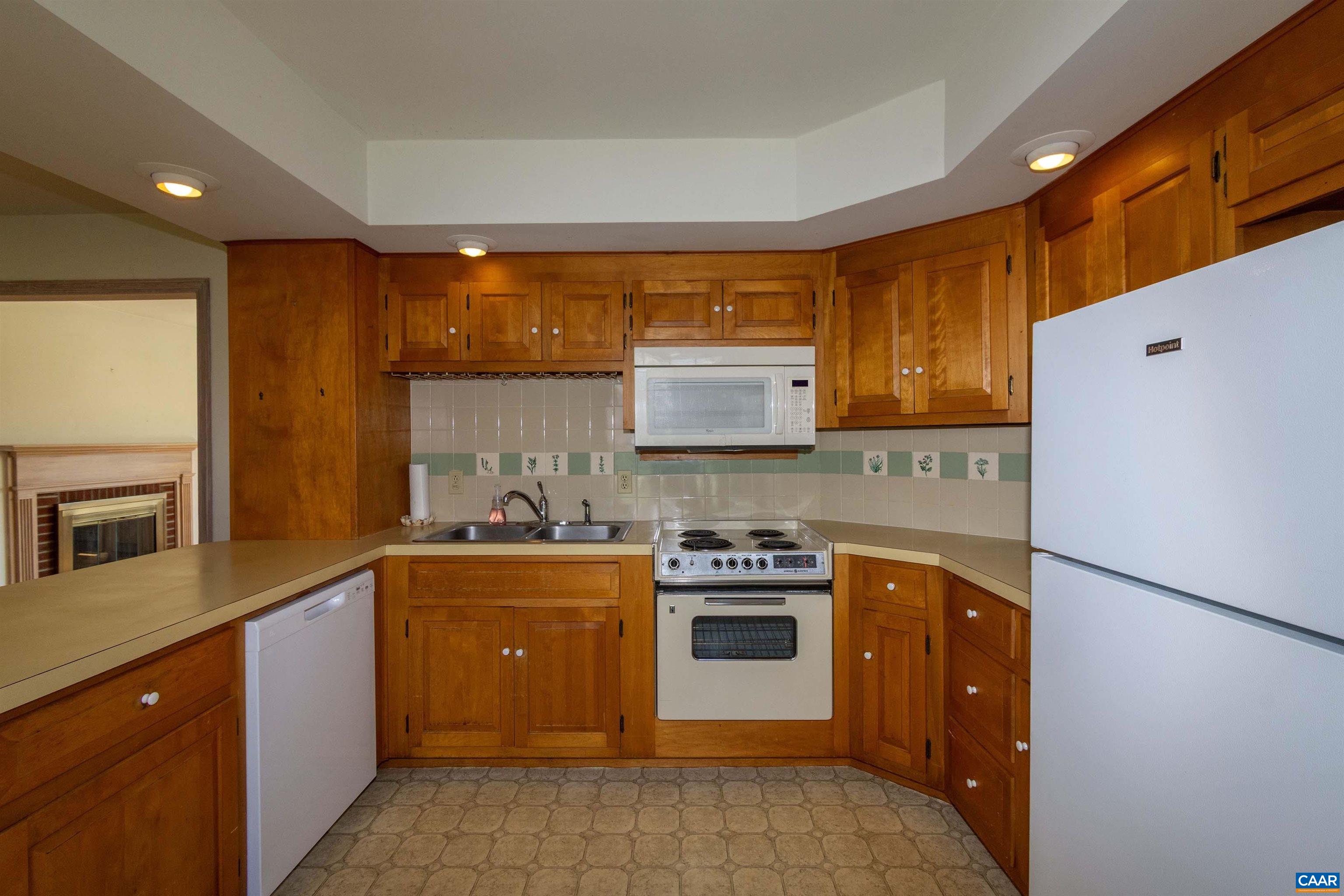 11504 KNOLLS RD