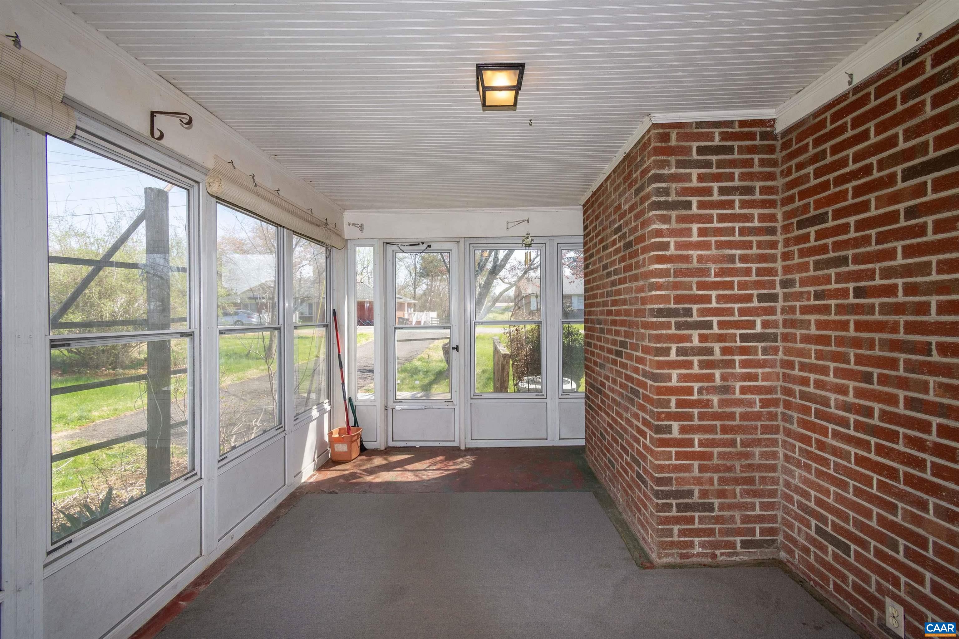 11504 KNOLLS RD