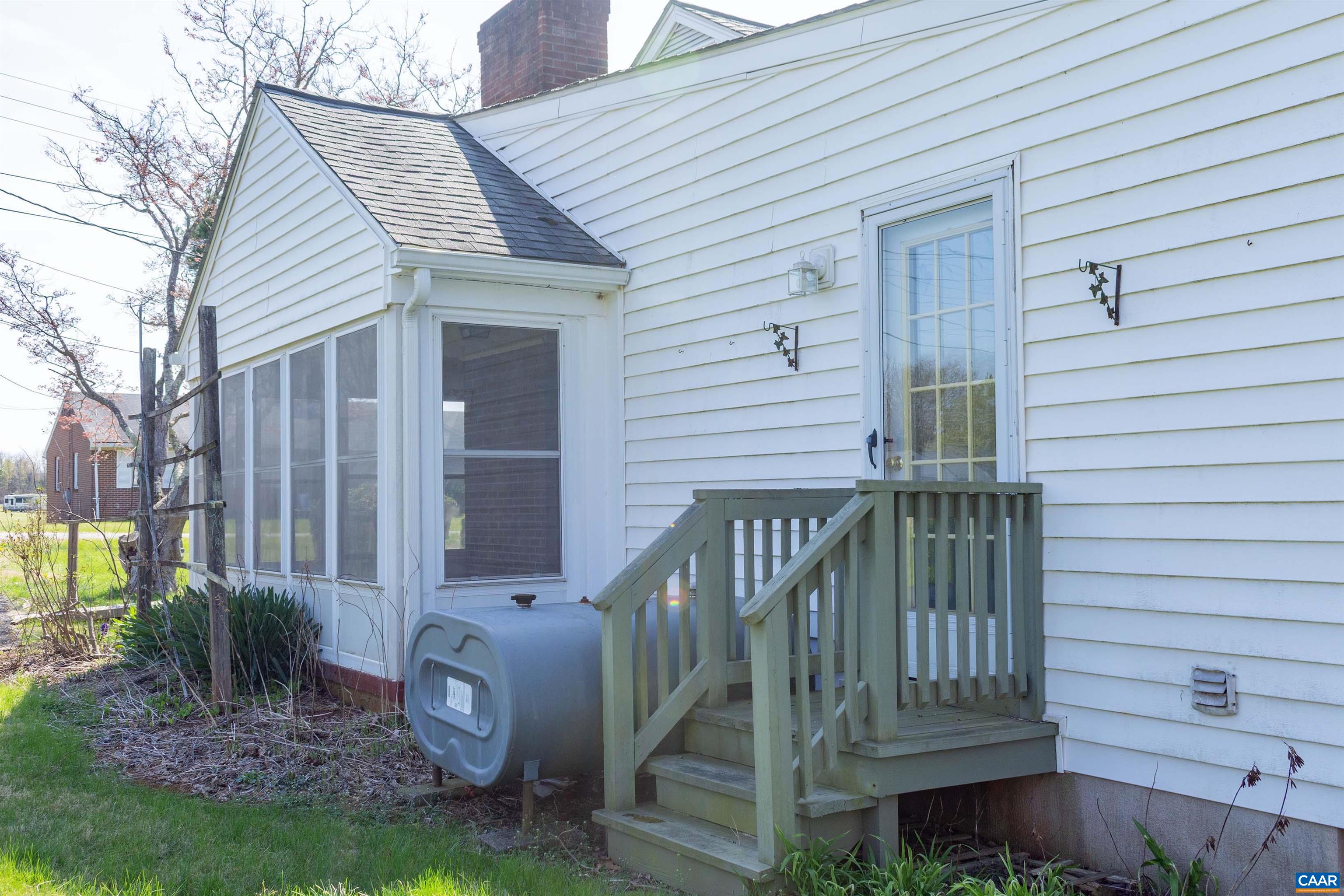 11504 KNOLLS RD