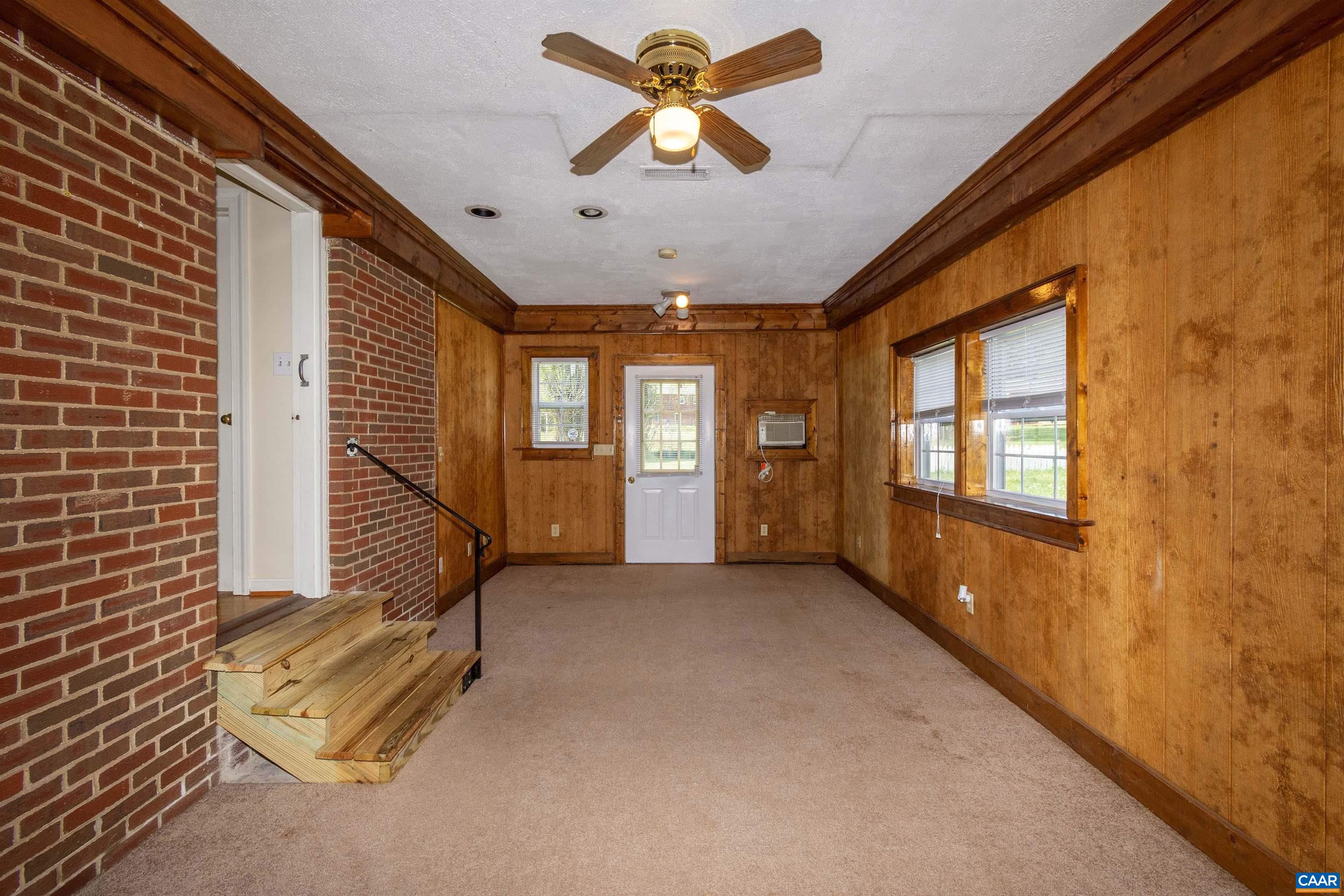 204 SELMA RD