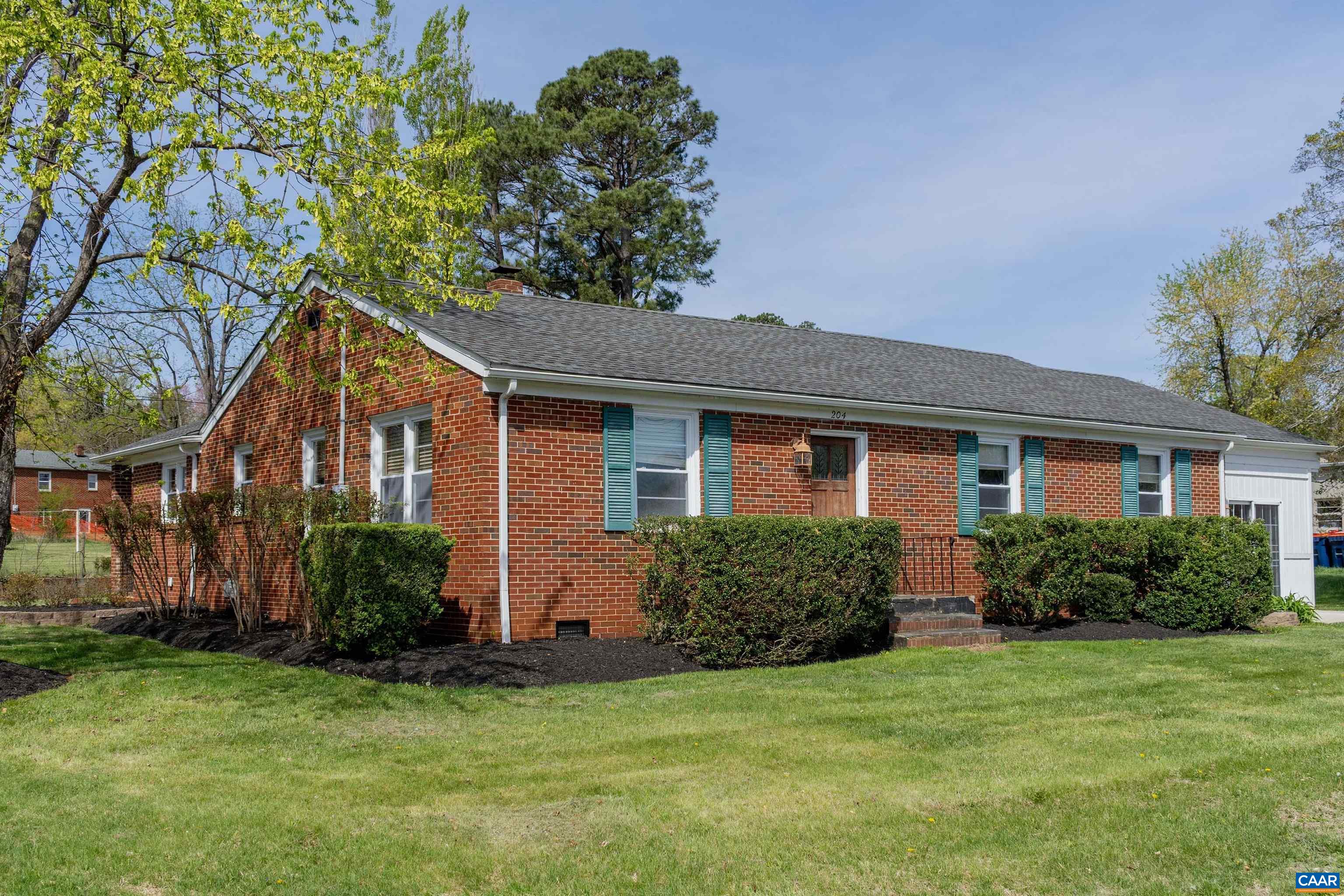 204 SELMA RD