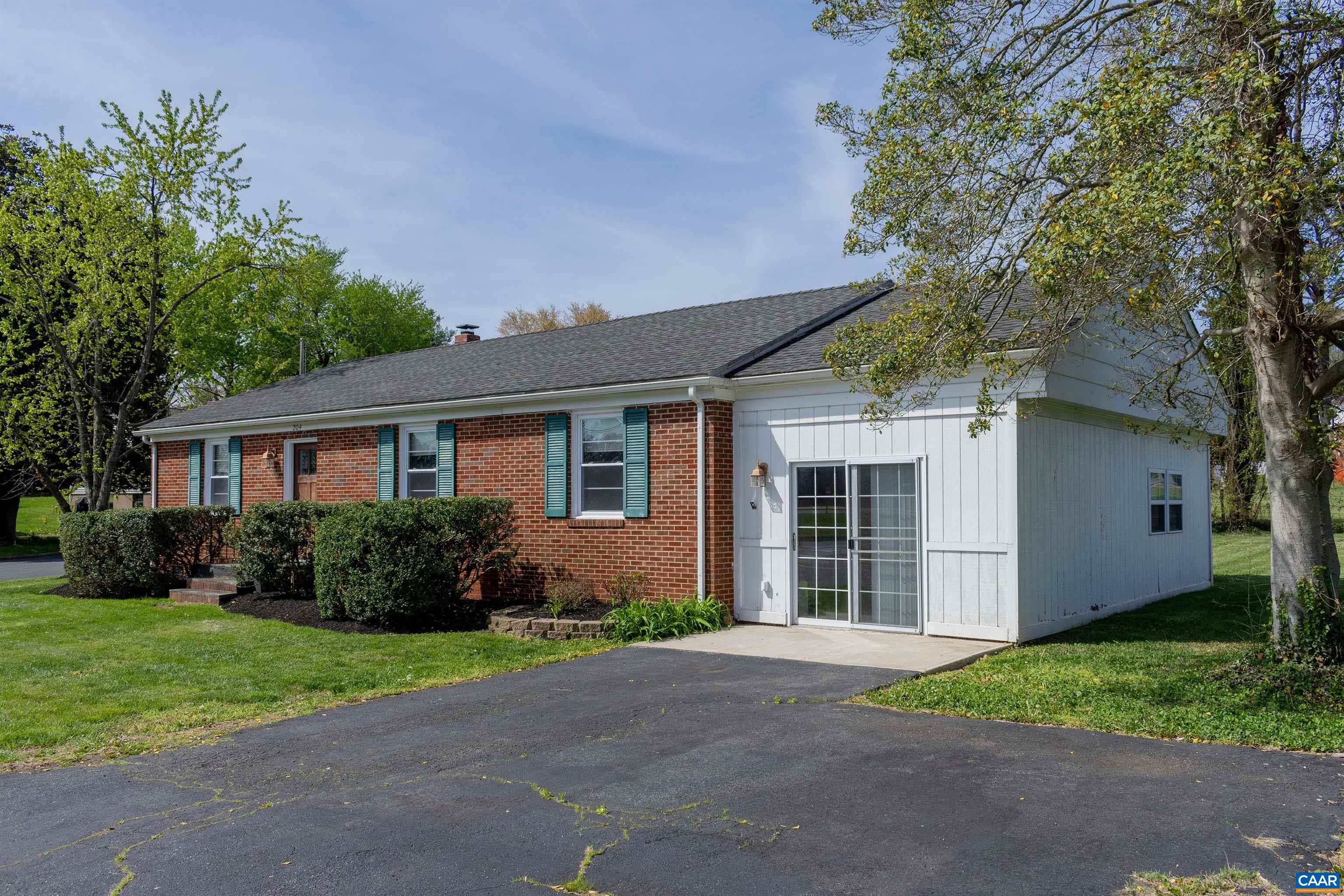 204 SELMA RD