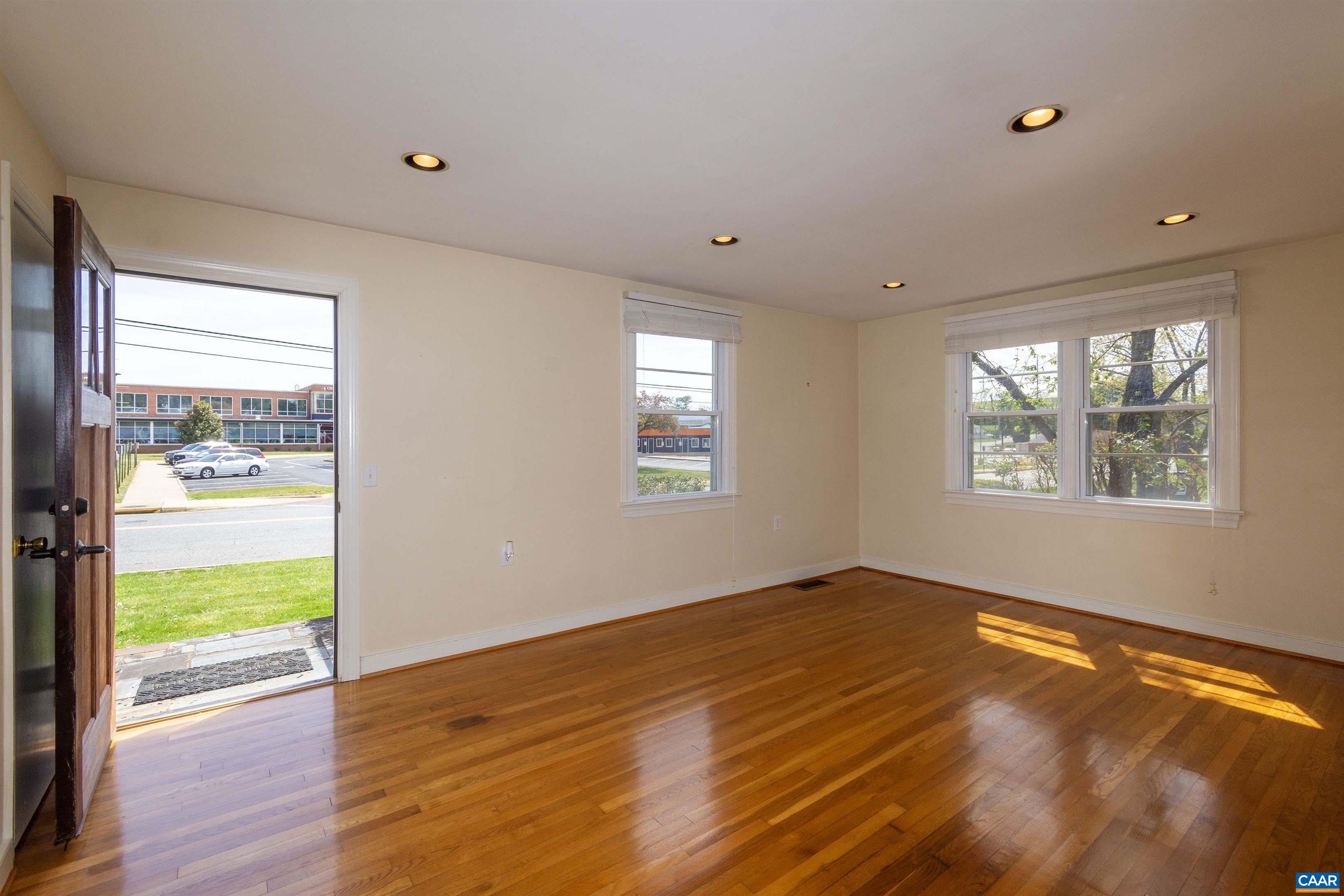 204 SELMA RD