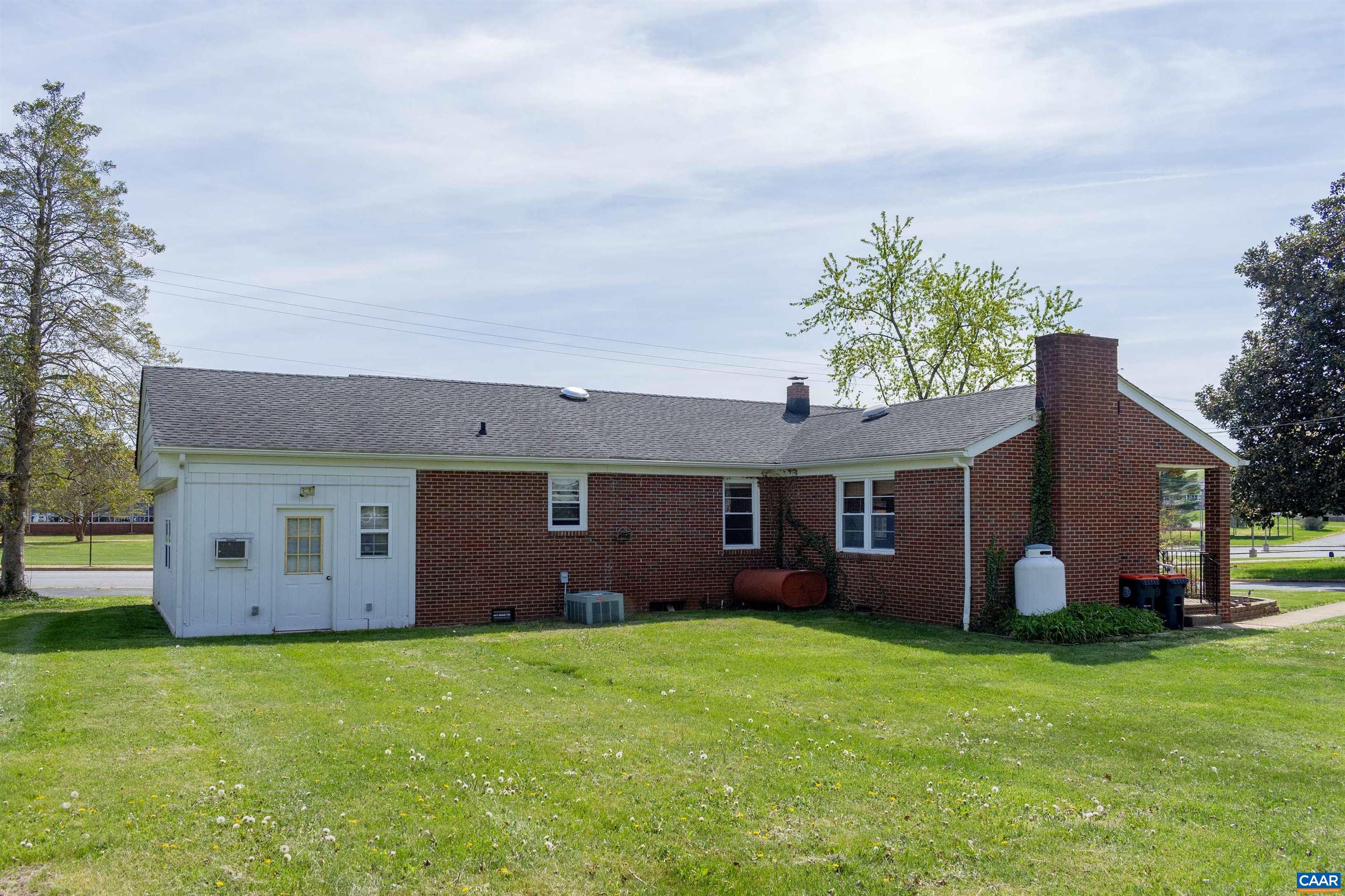 204 SELMA RD