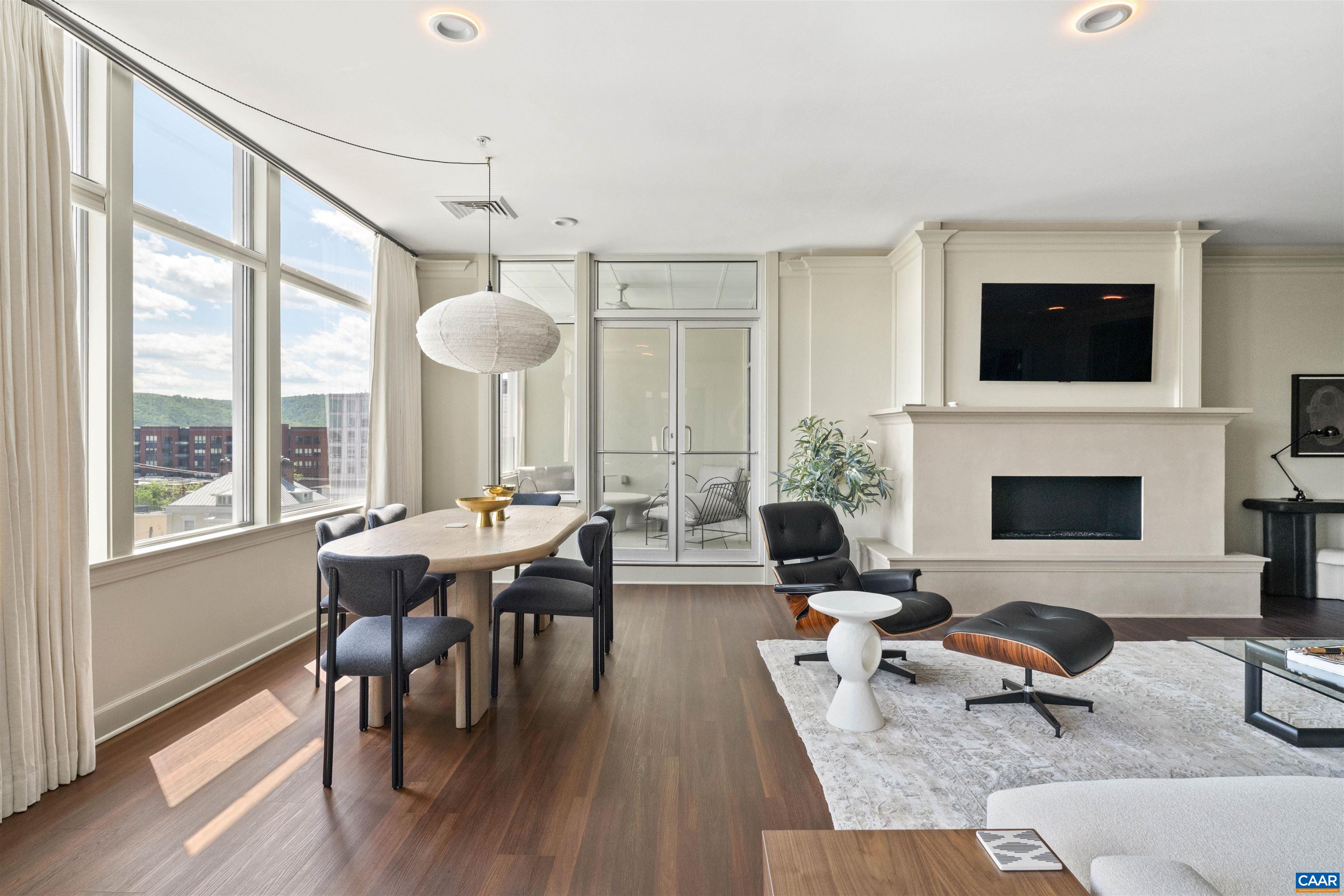 218 W WATER ST Unit: 601
