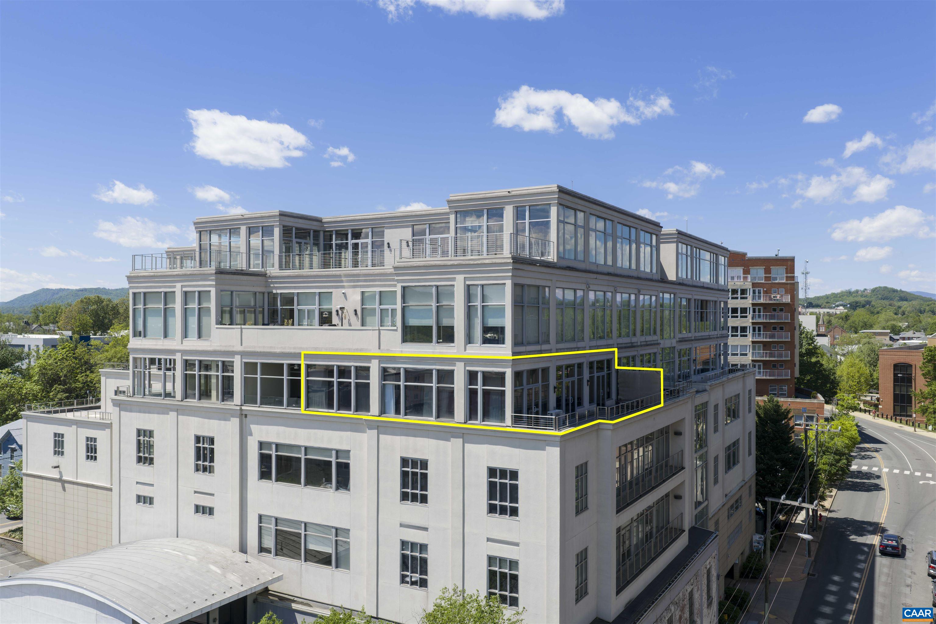 218 W WATER ST Unit: 601