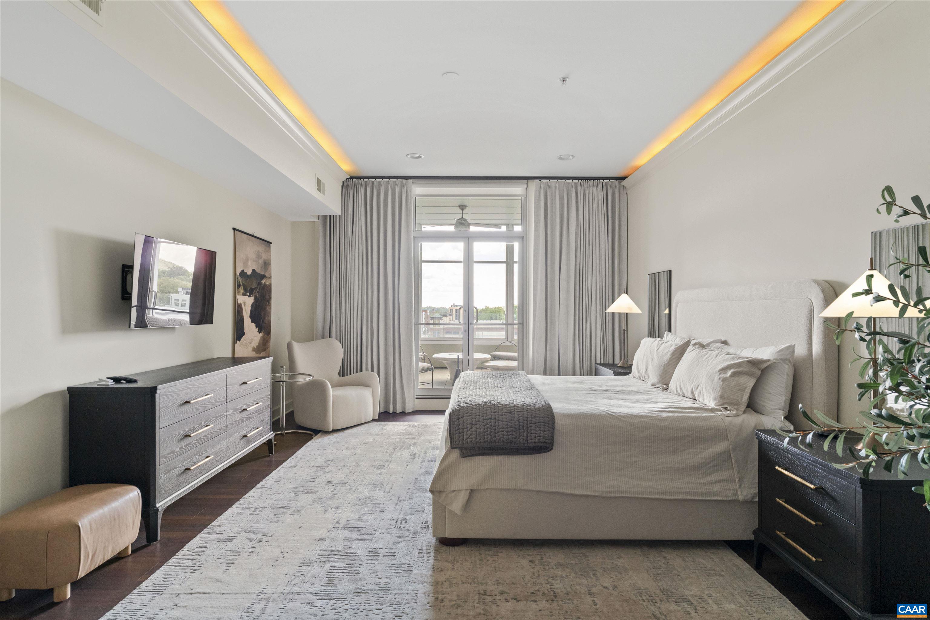 218 W WATER ST Unit: 601