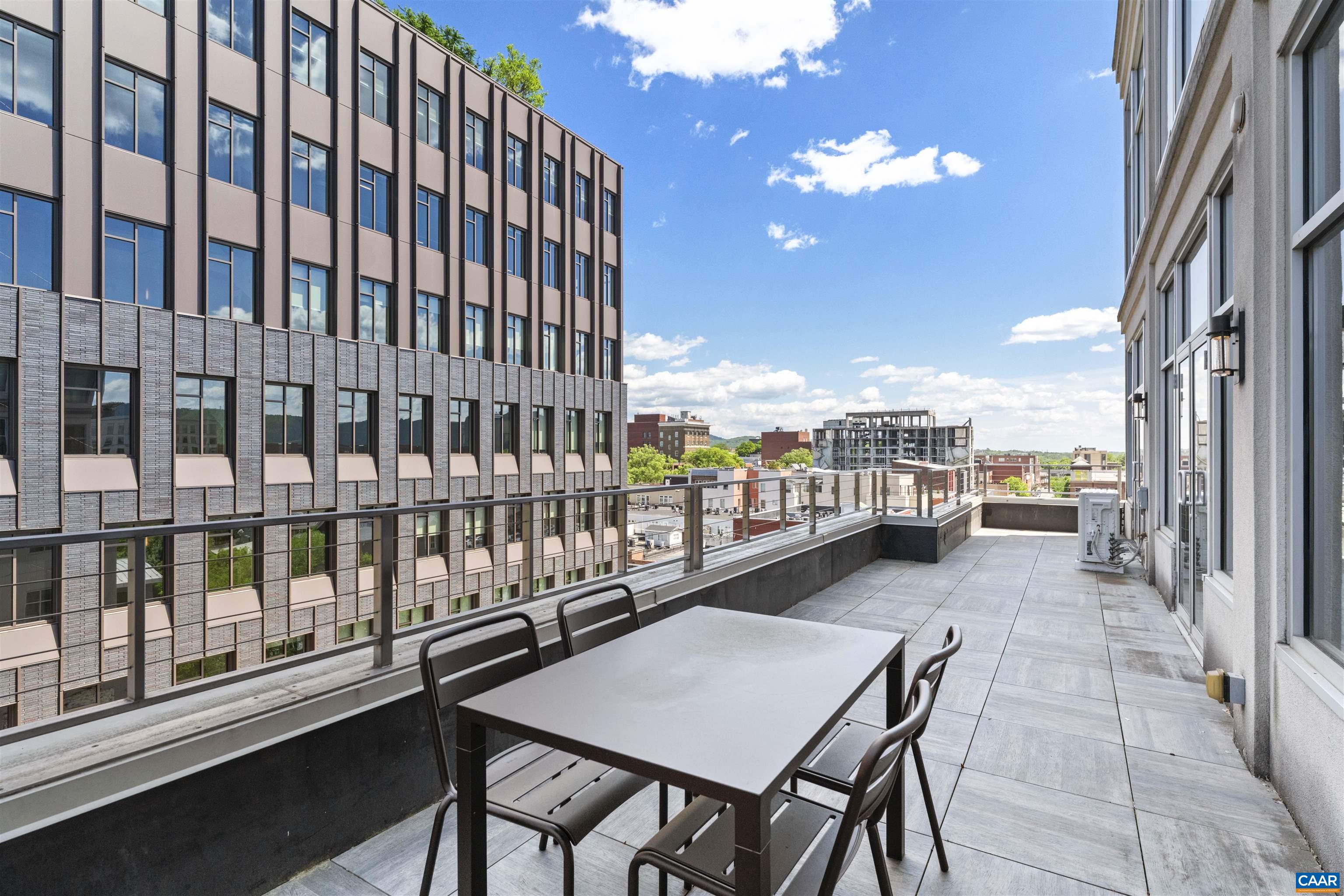 218 W WATER ST Unit: 601