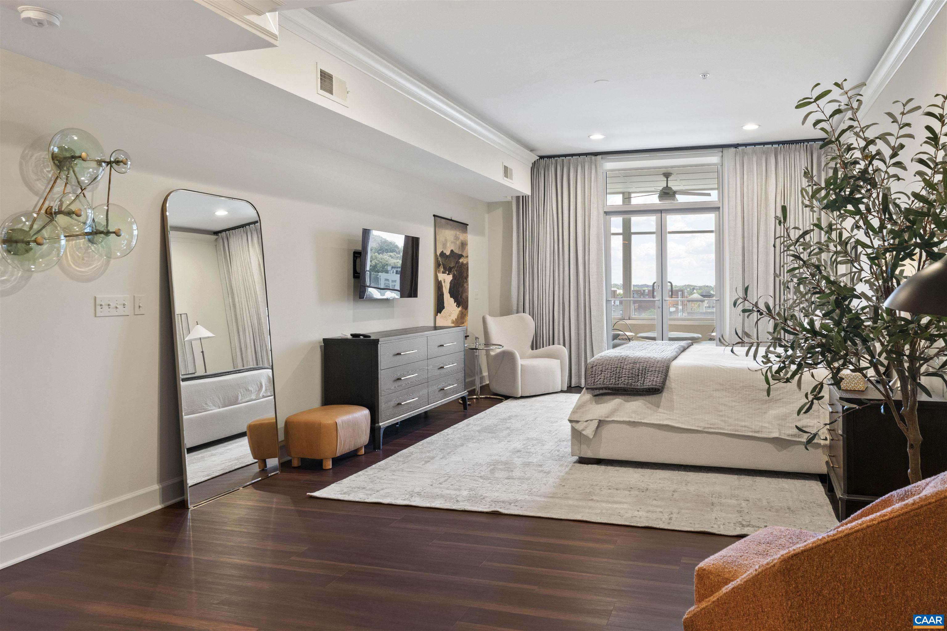 218 W WATER ST Unit: 601