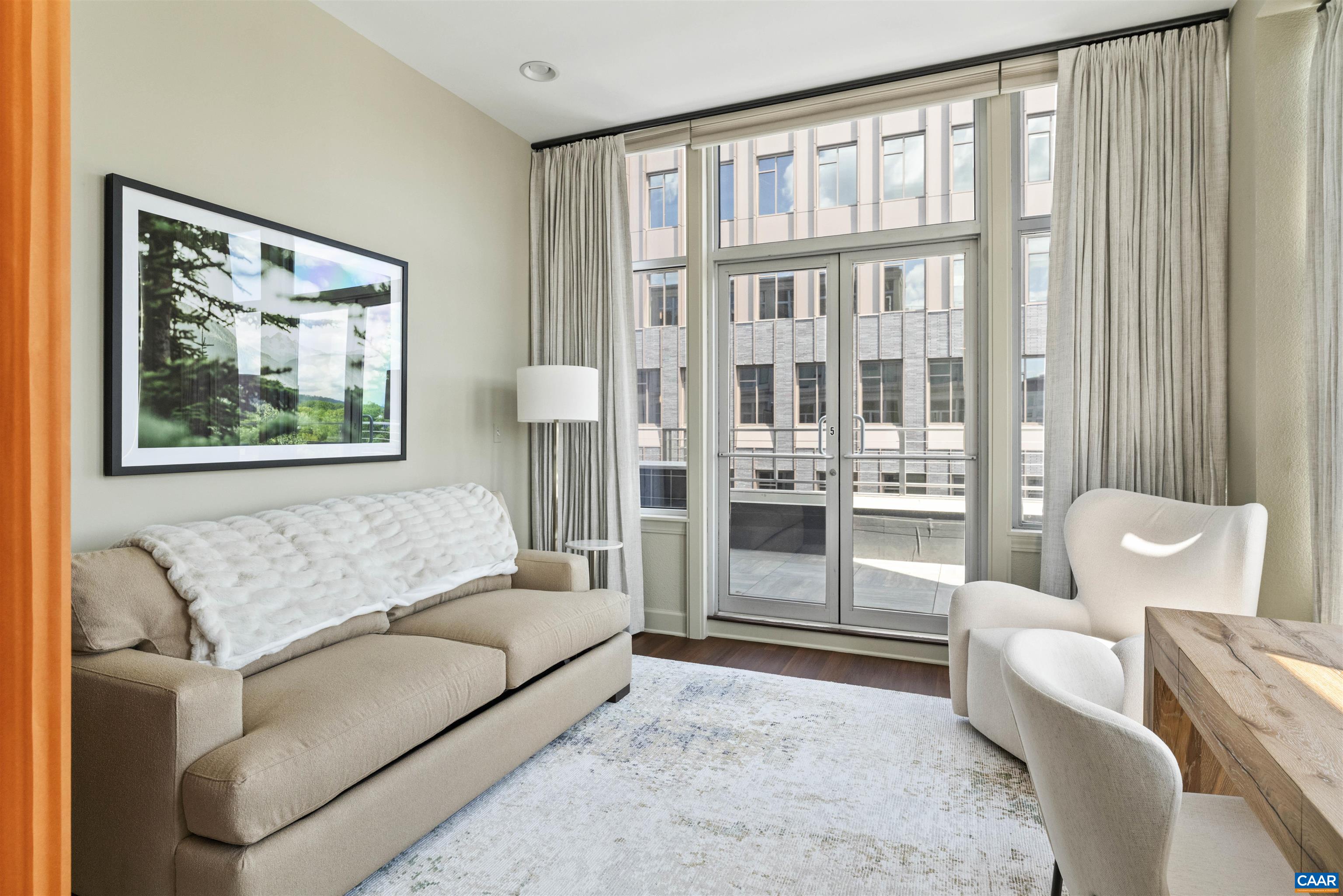 218 W WATER ST Unit: 601