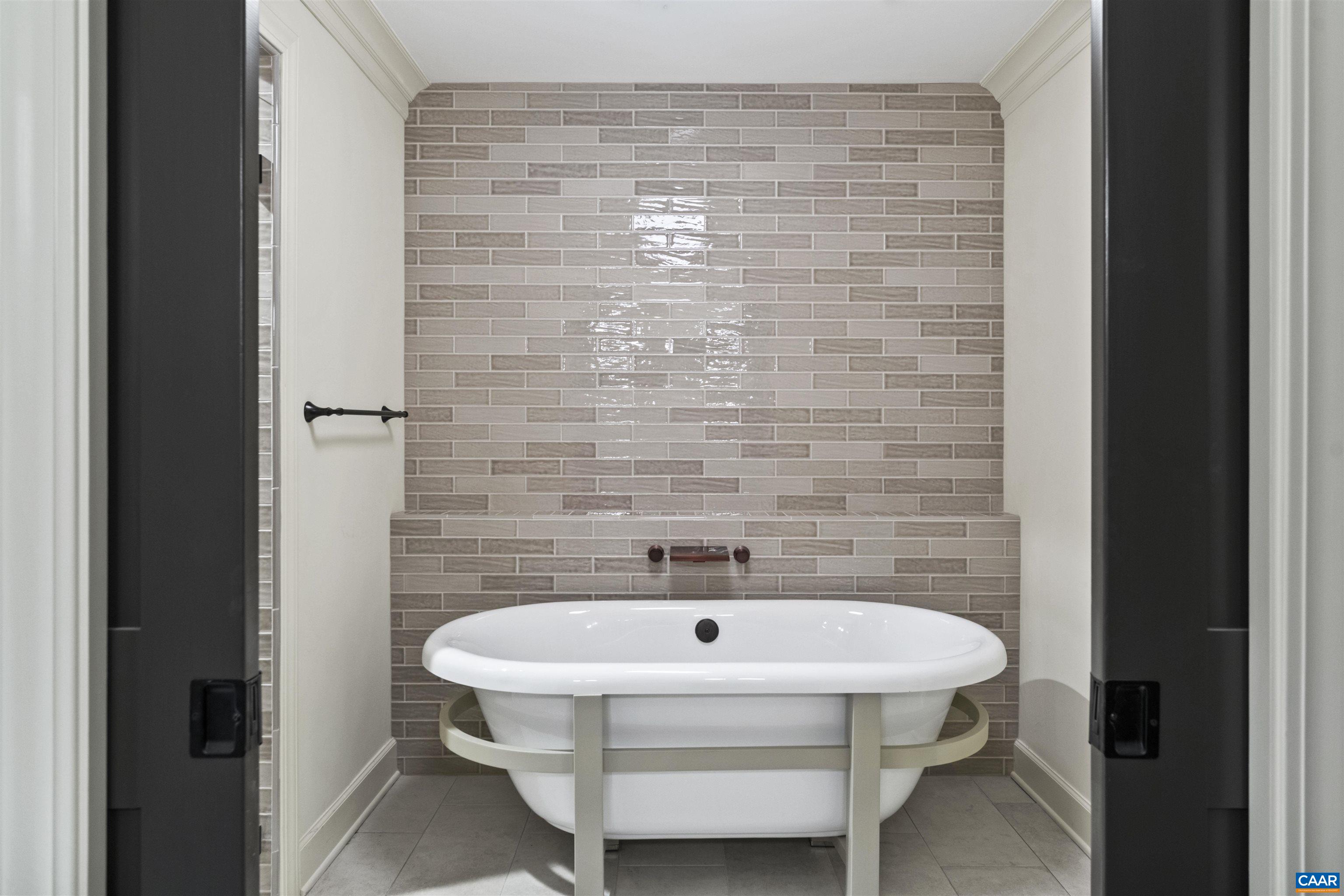 218 W WATER ST Unit: 601