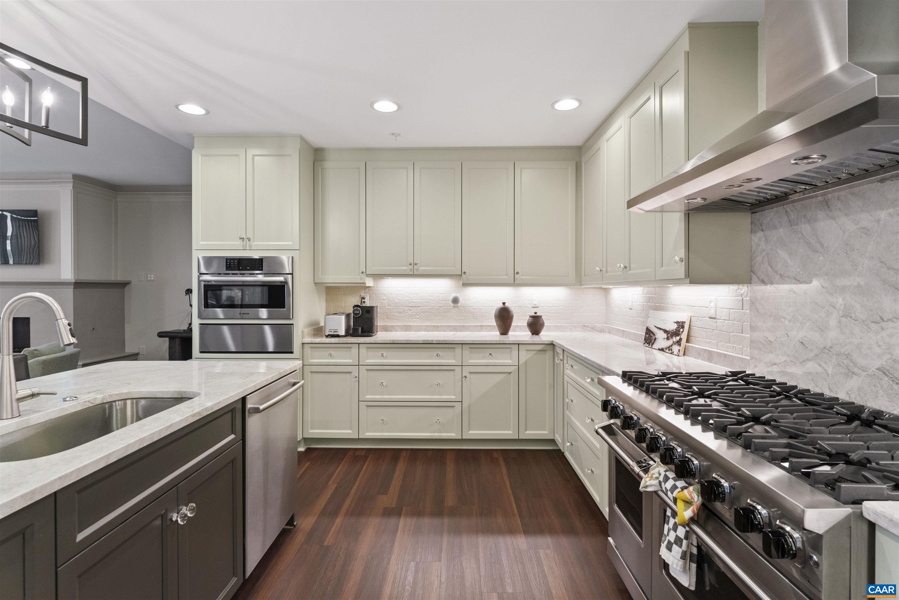 218 W WATER ST Unit: 601