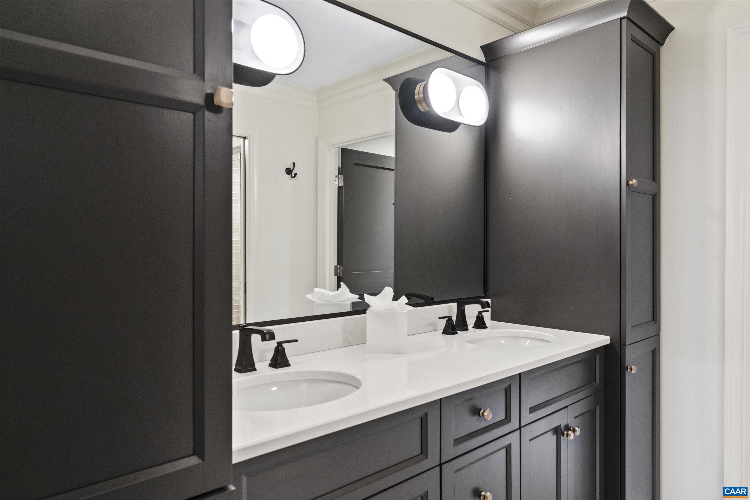 218 W WATER ST Unit: 601