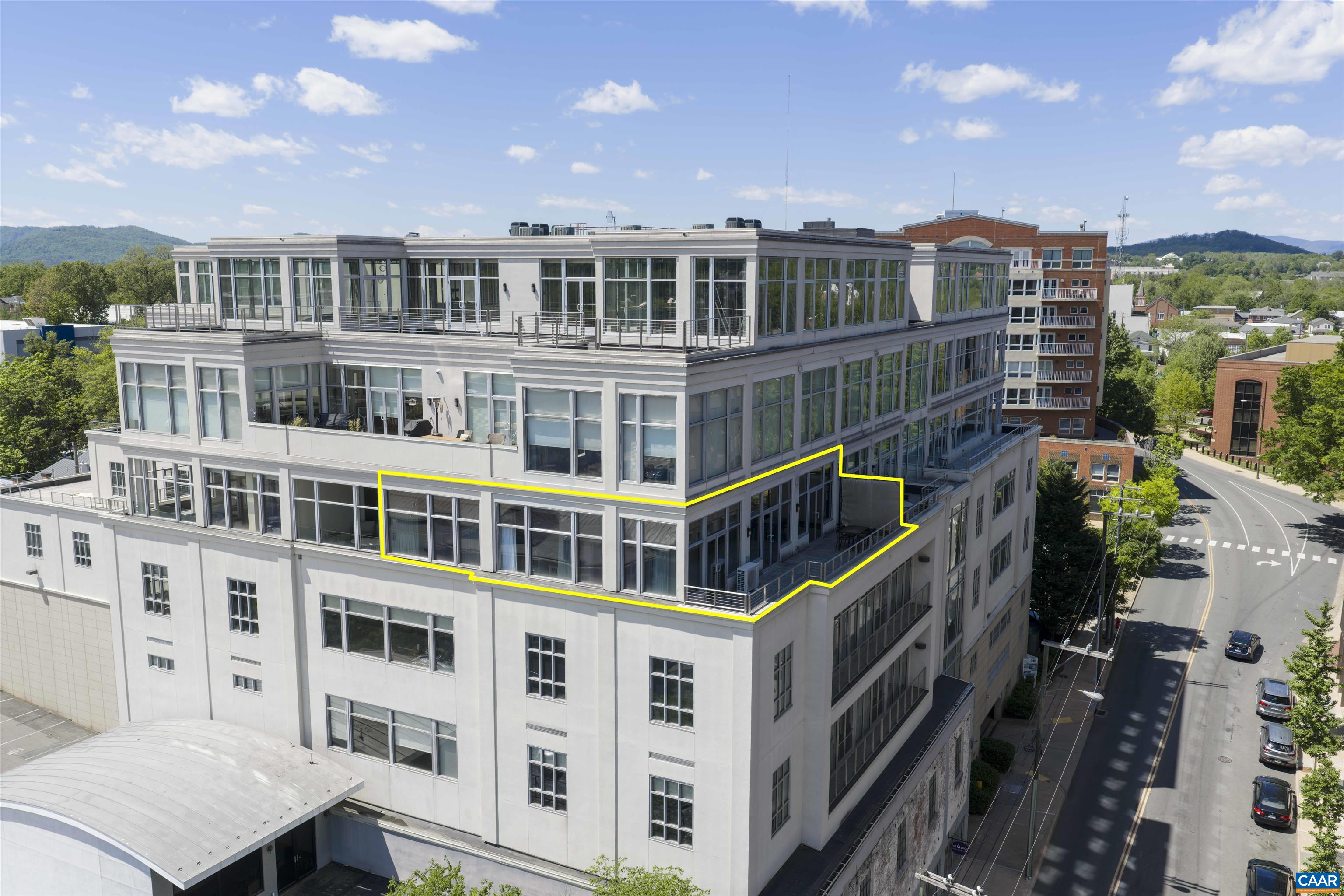 218 W WATER ST Unit: 601
