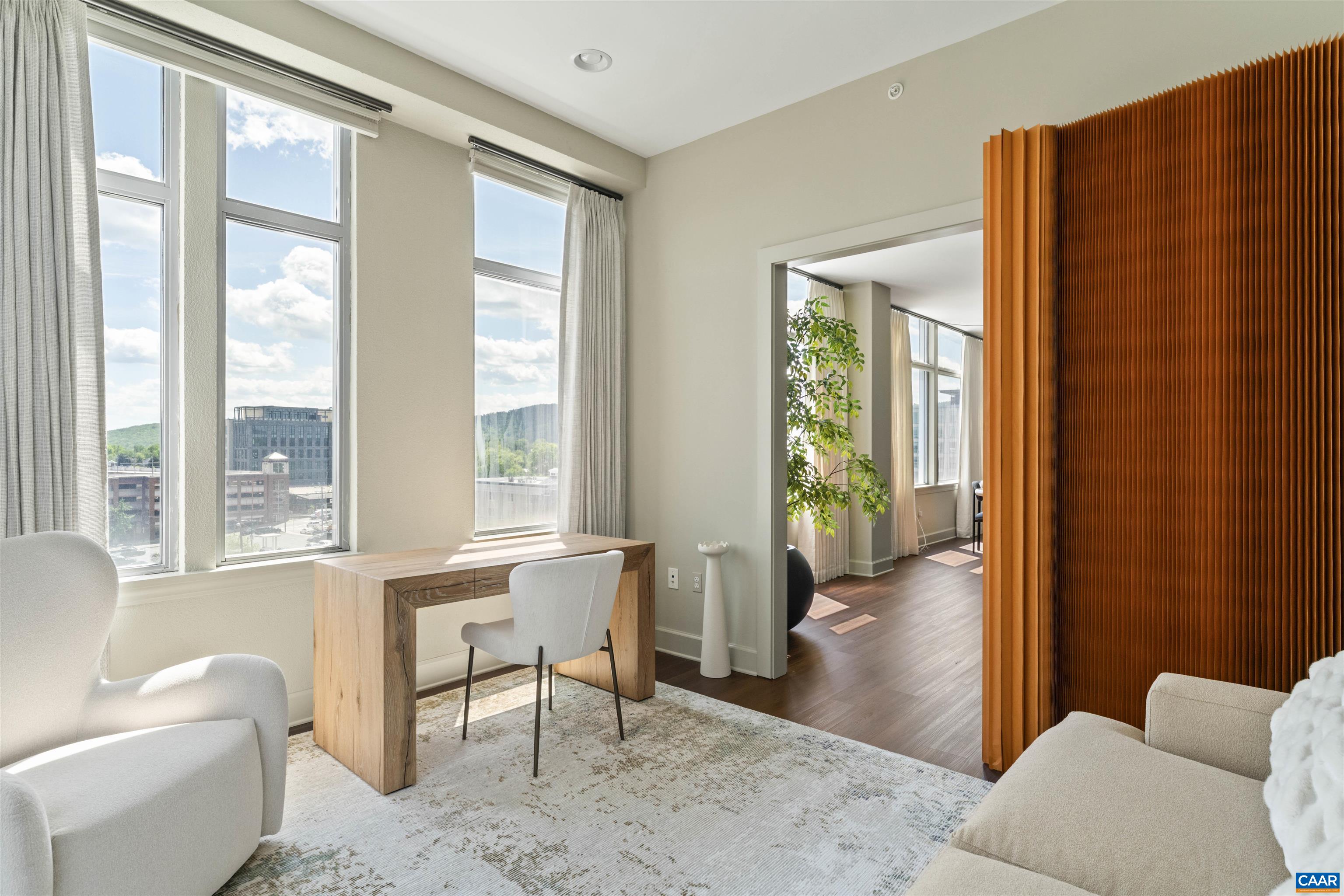218 W WATER ST Unit: 601