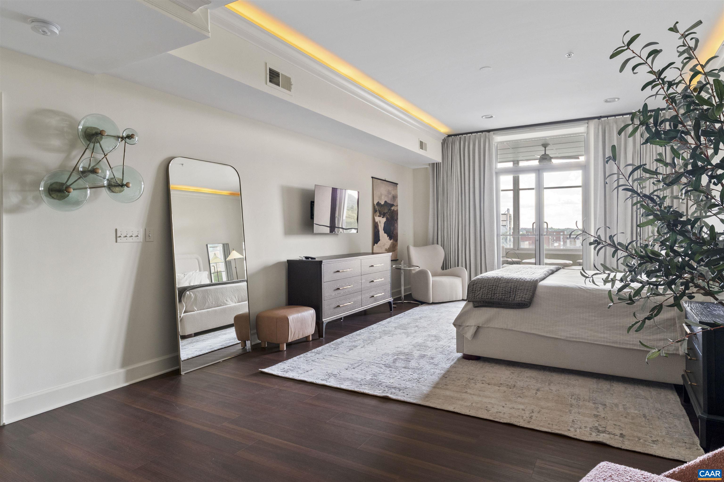 218 W WATER ST Unit: 601