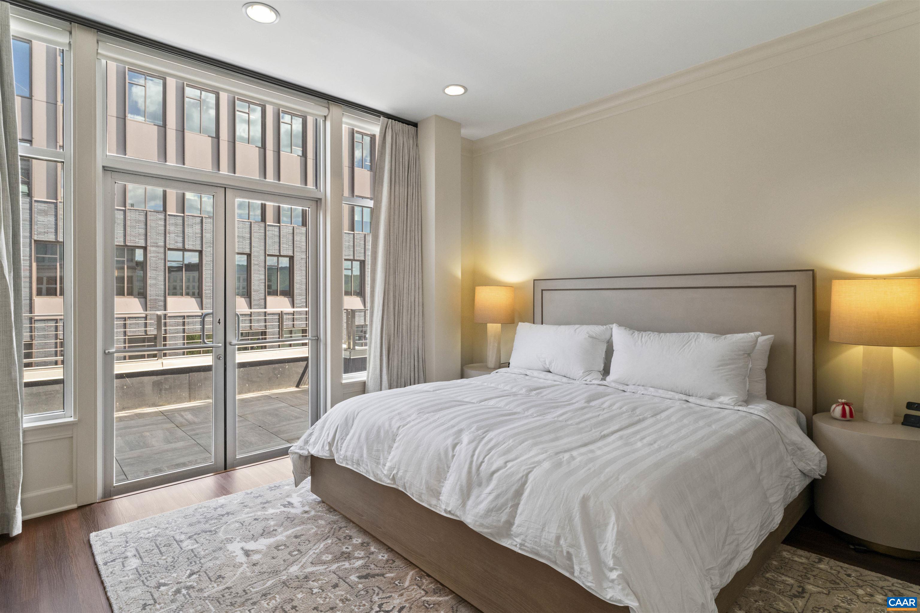 218 W WATER ST Unit: 601