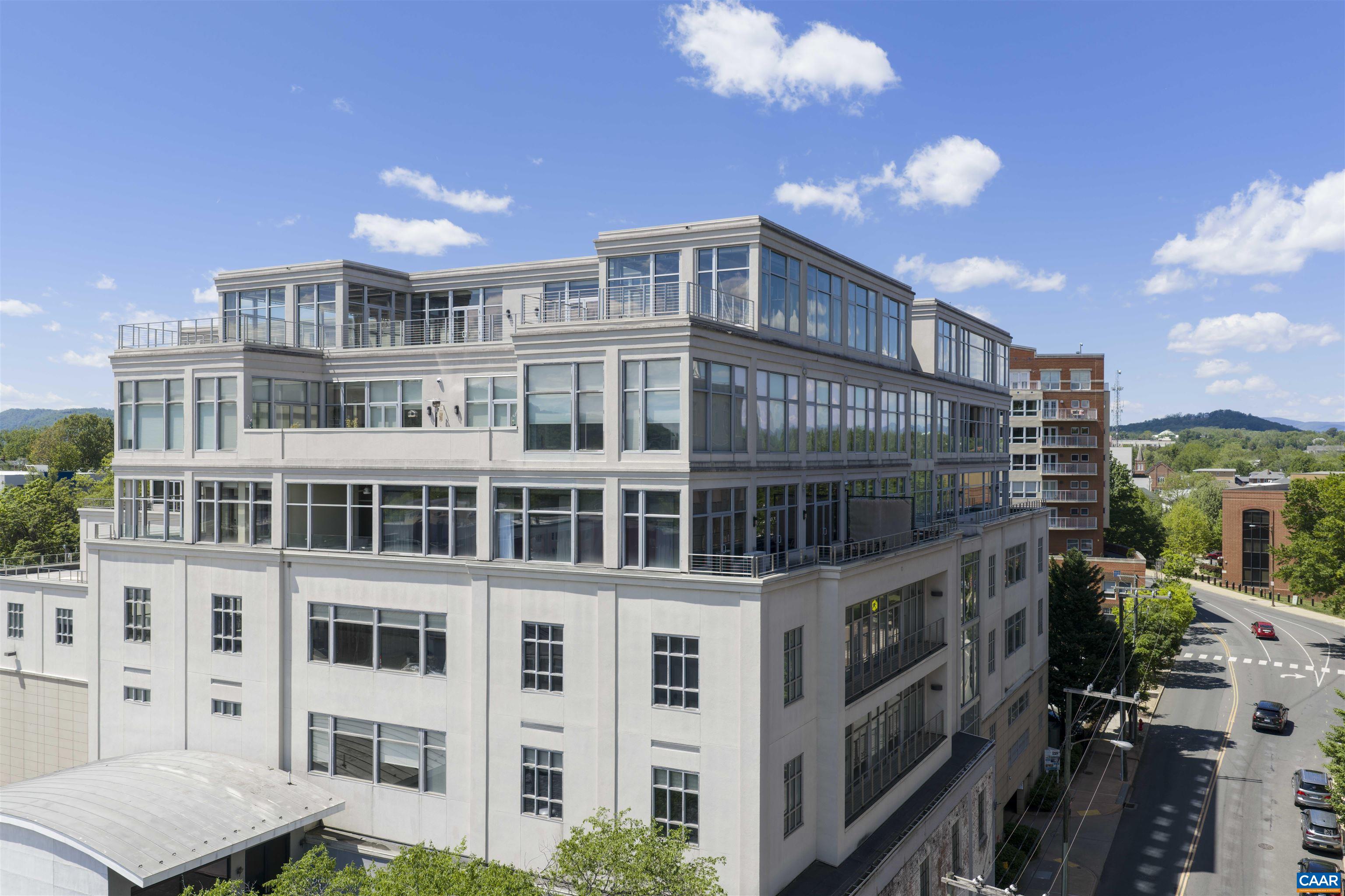 218 W WATER ST Unit: 601