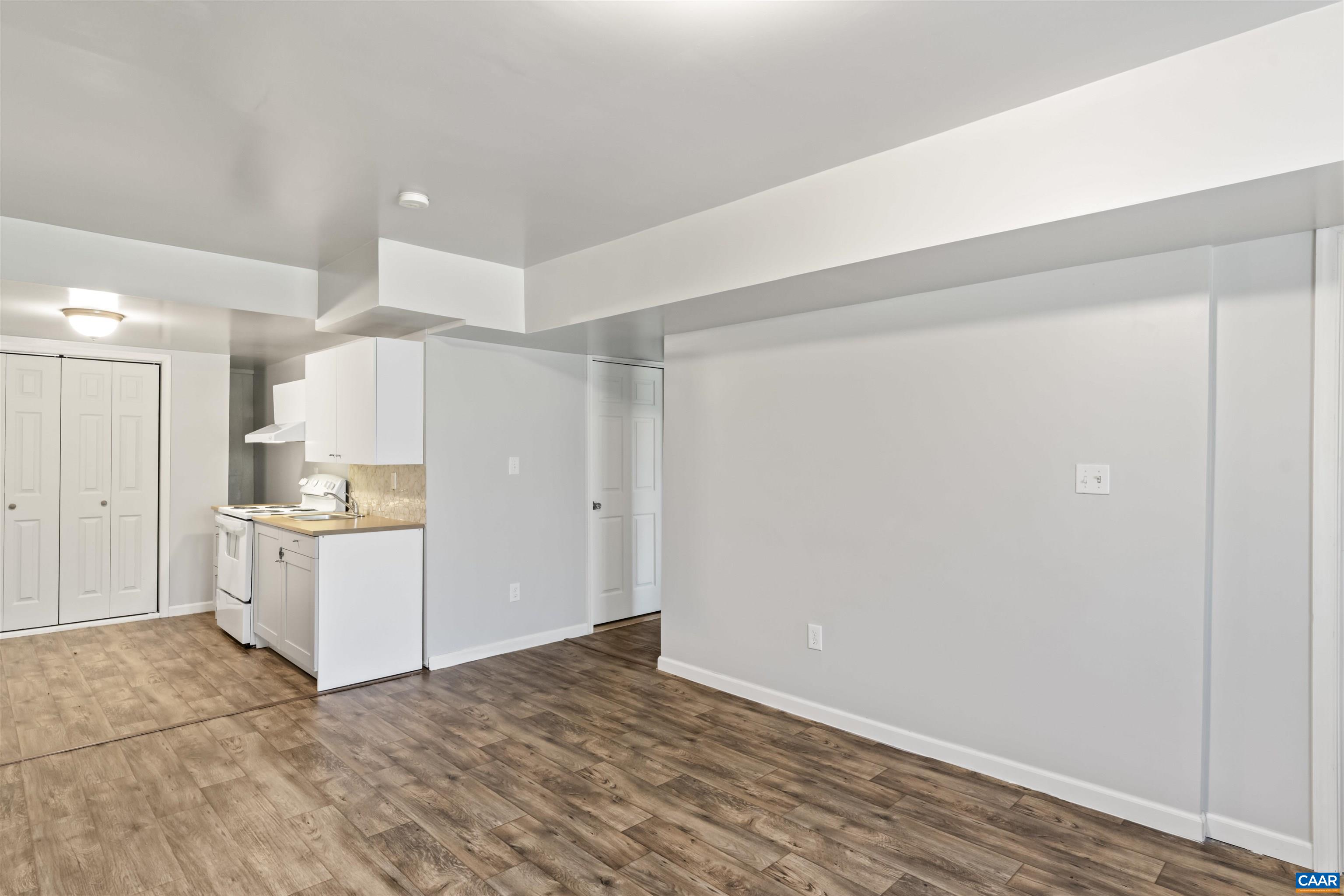 156 SOUTHRIDGE DR