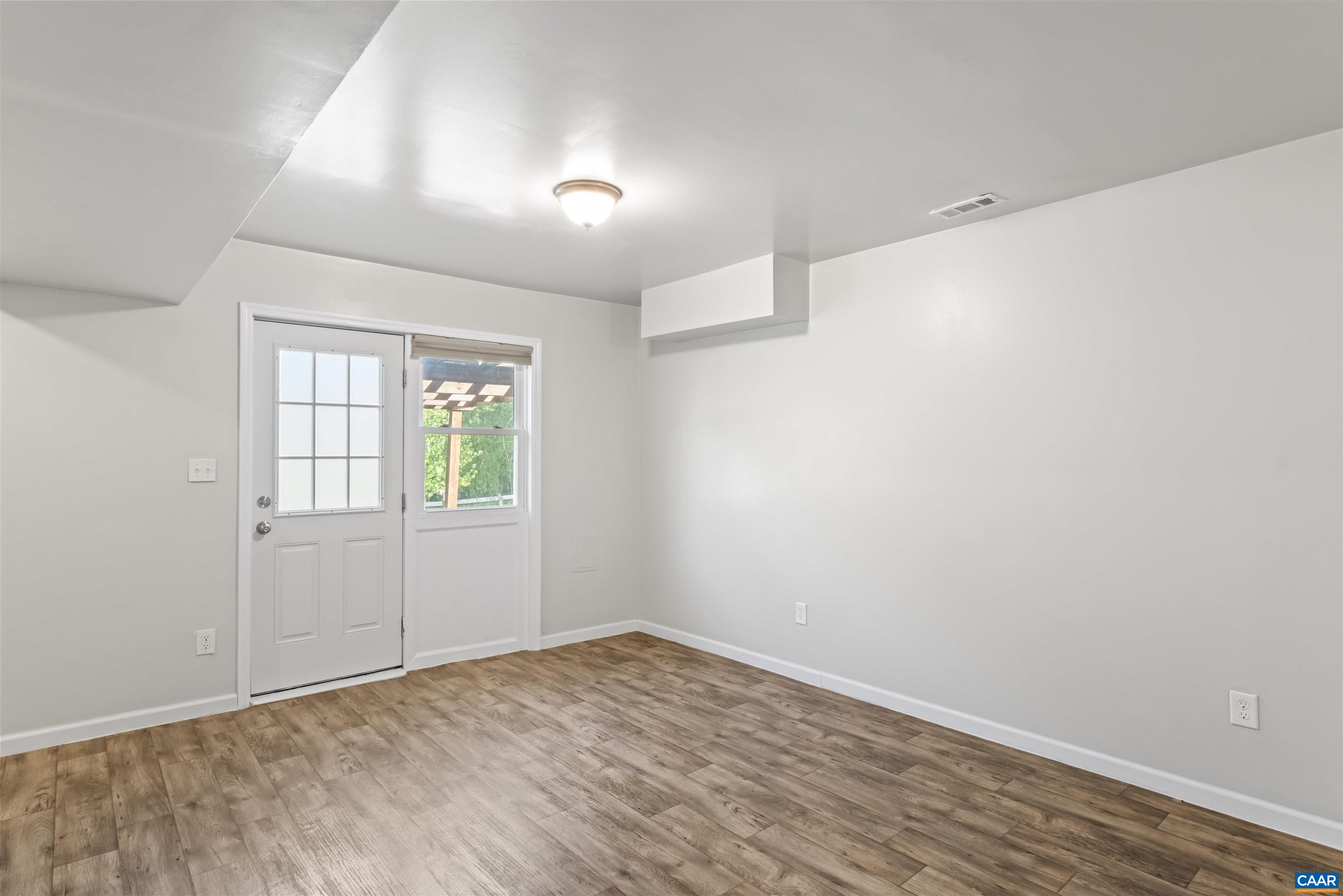 156 SOUTHRIDGE DR