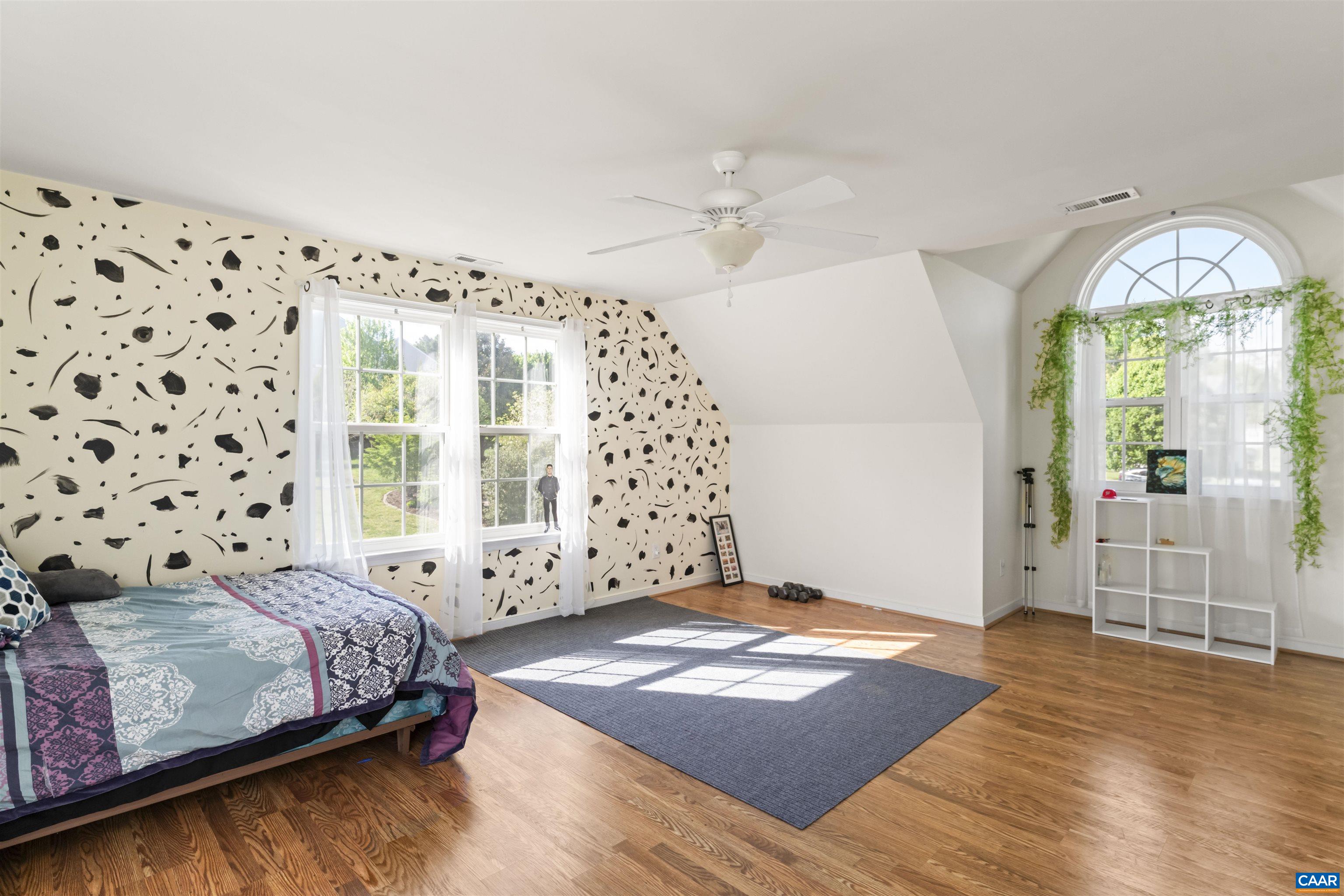 156 SOUTHRIDGE DR