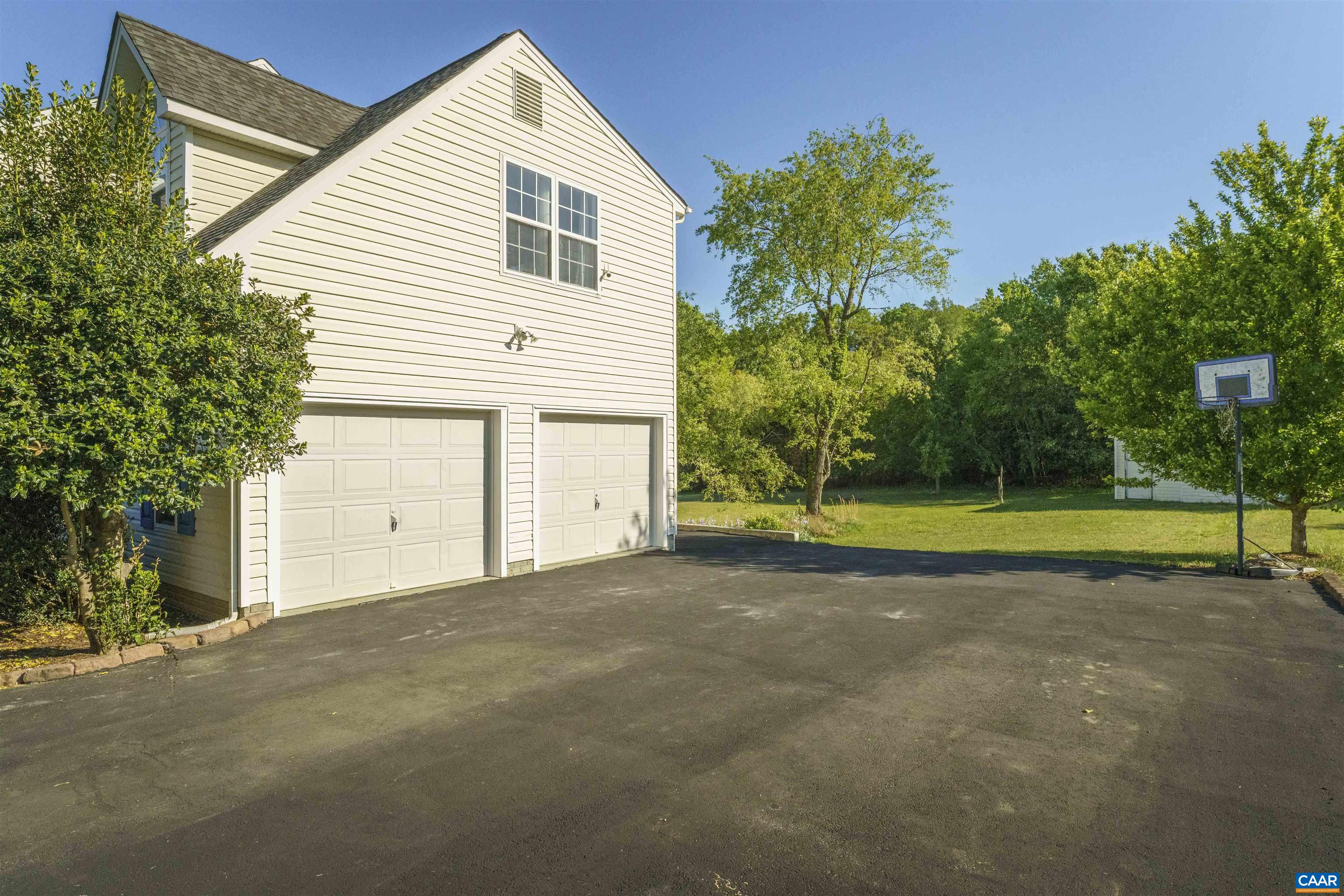 156 SOUTHRIDGE DR