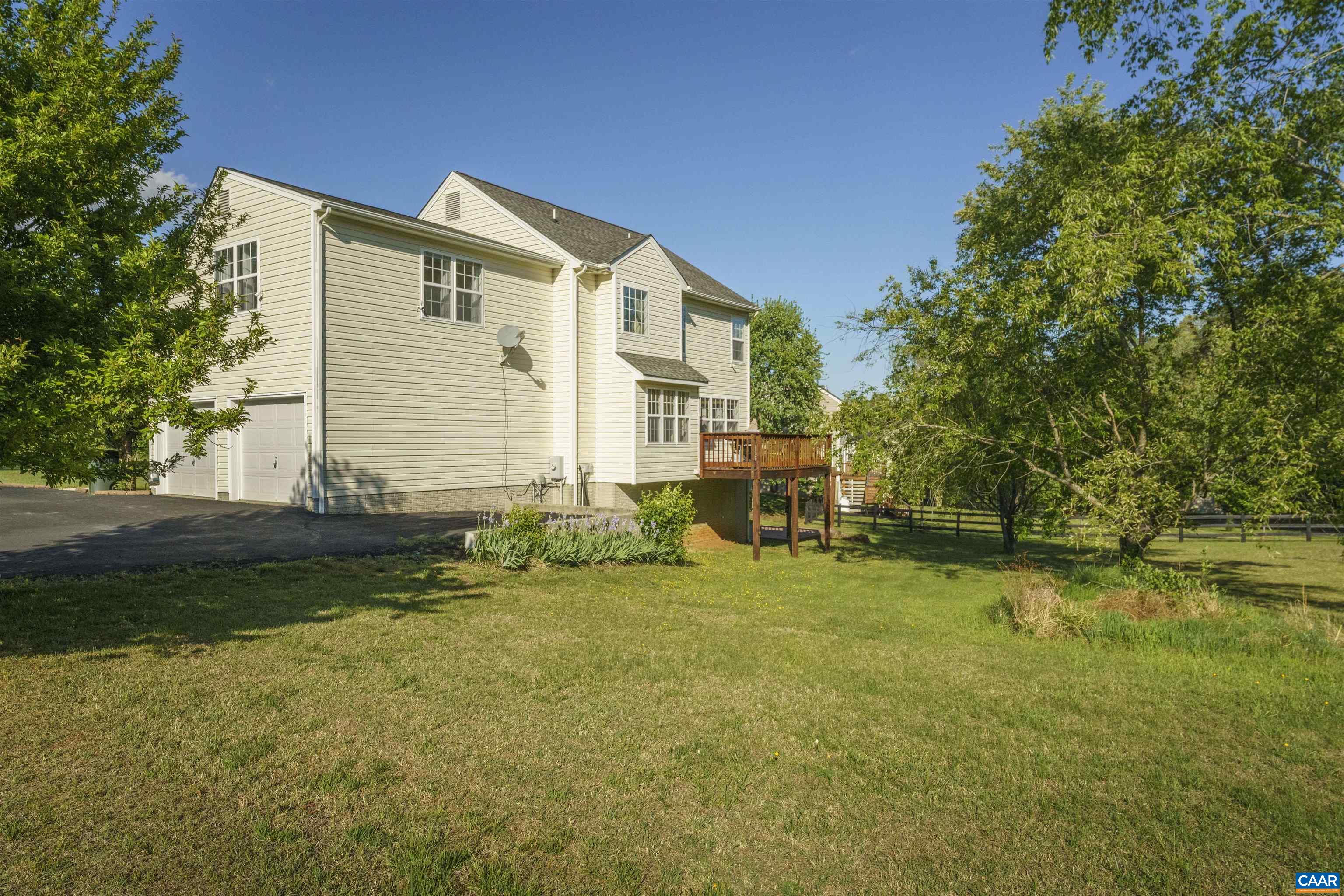 156 SOUTHRIDGE DR