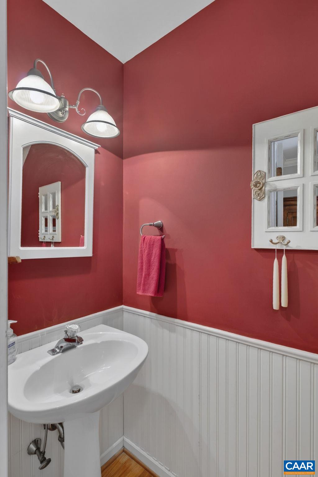 296 JEFFERSON DR