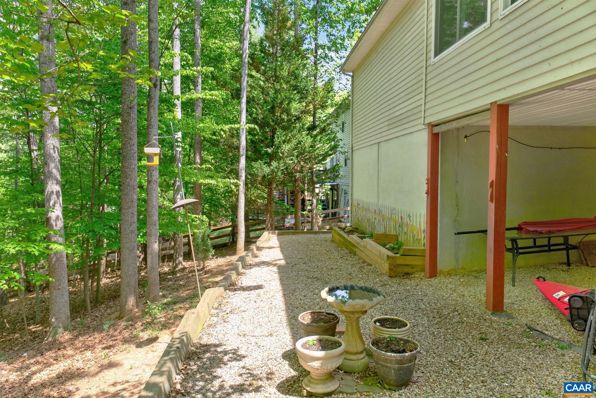 296 JEFFERSON DR