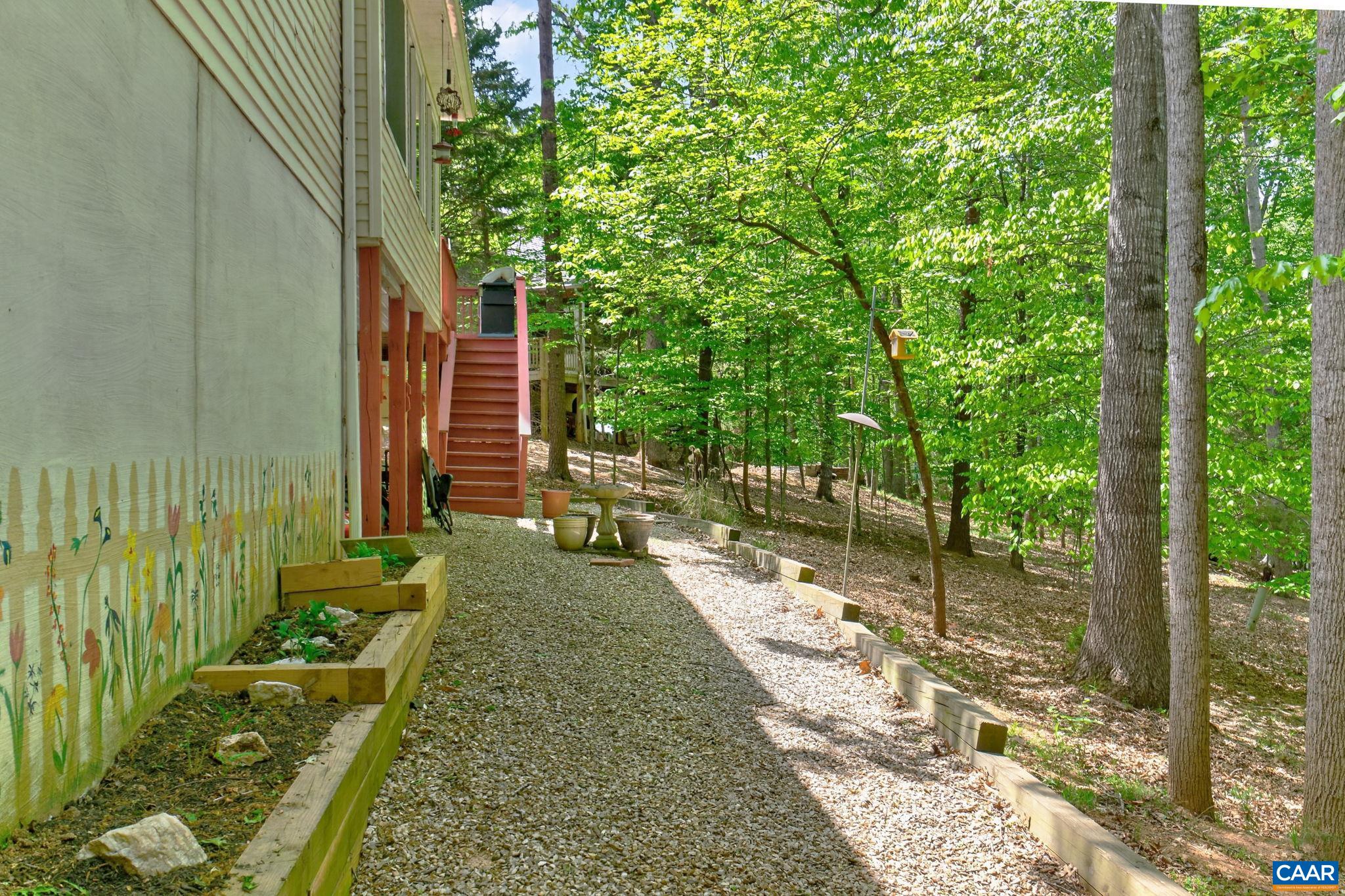 296 JEFFERSON DR
