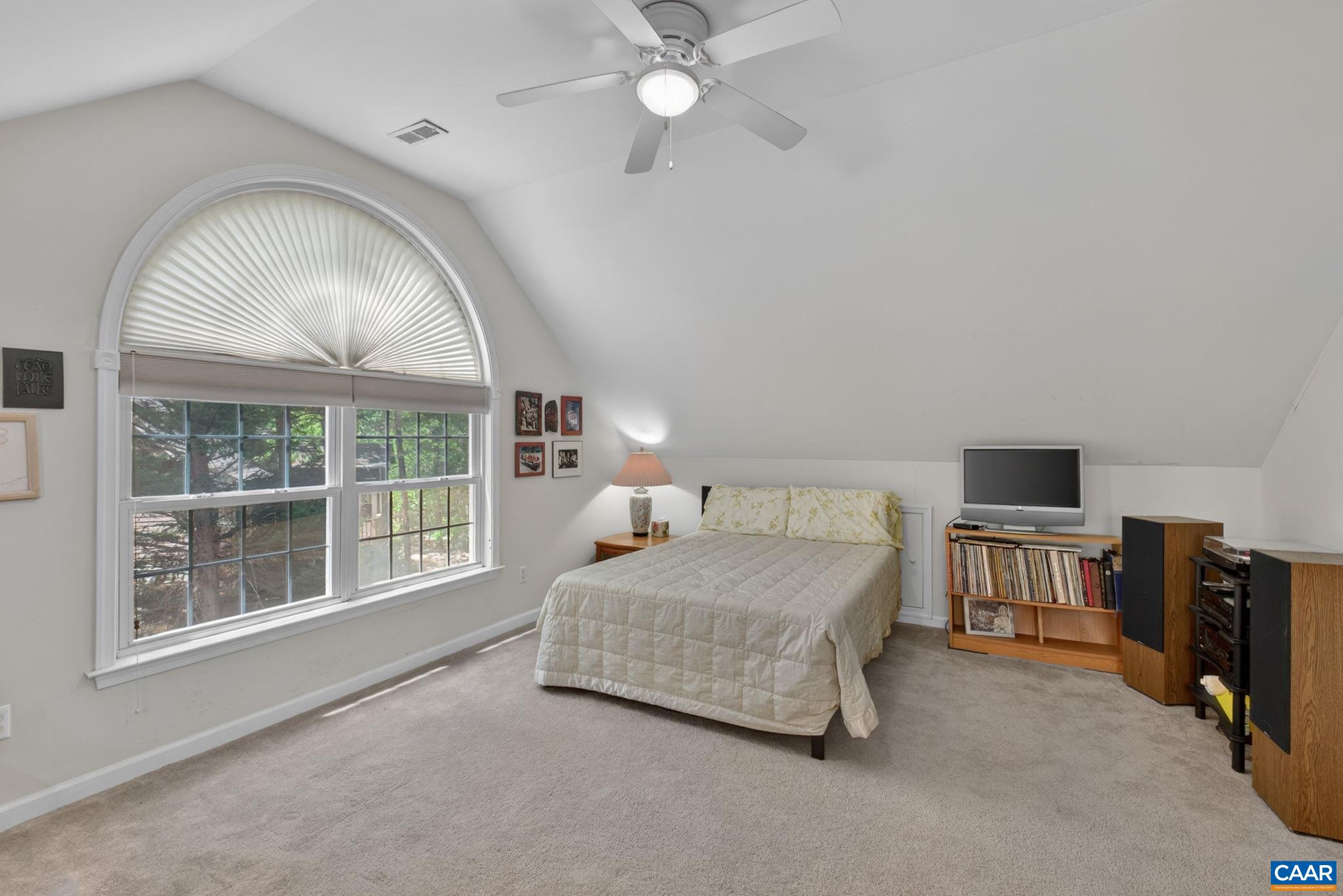296 JEFFERSON DR