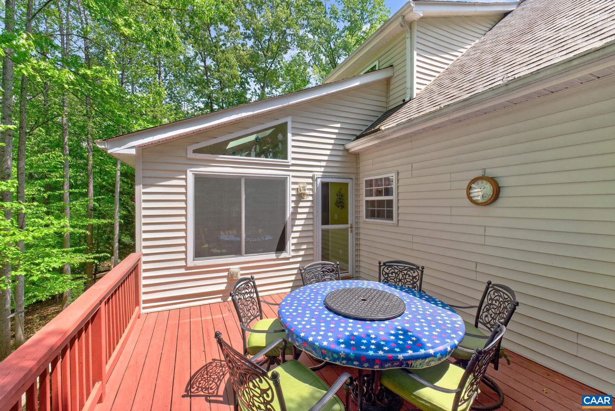 296 JEFFERSON DR
