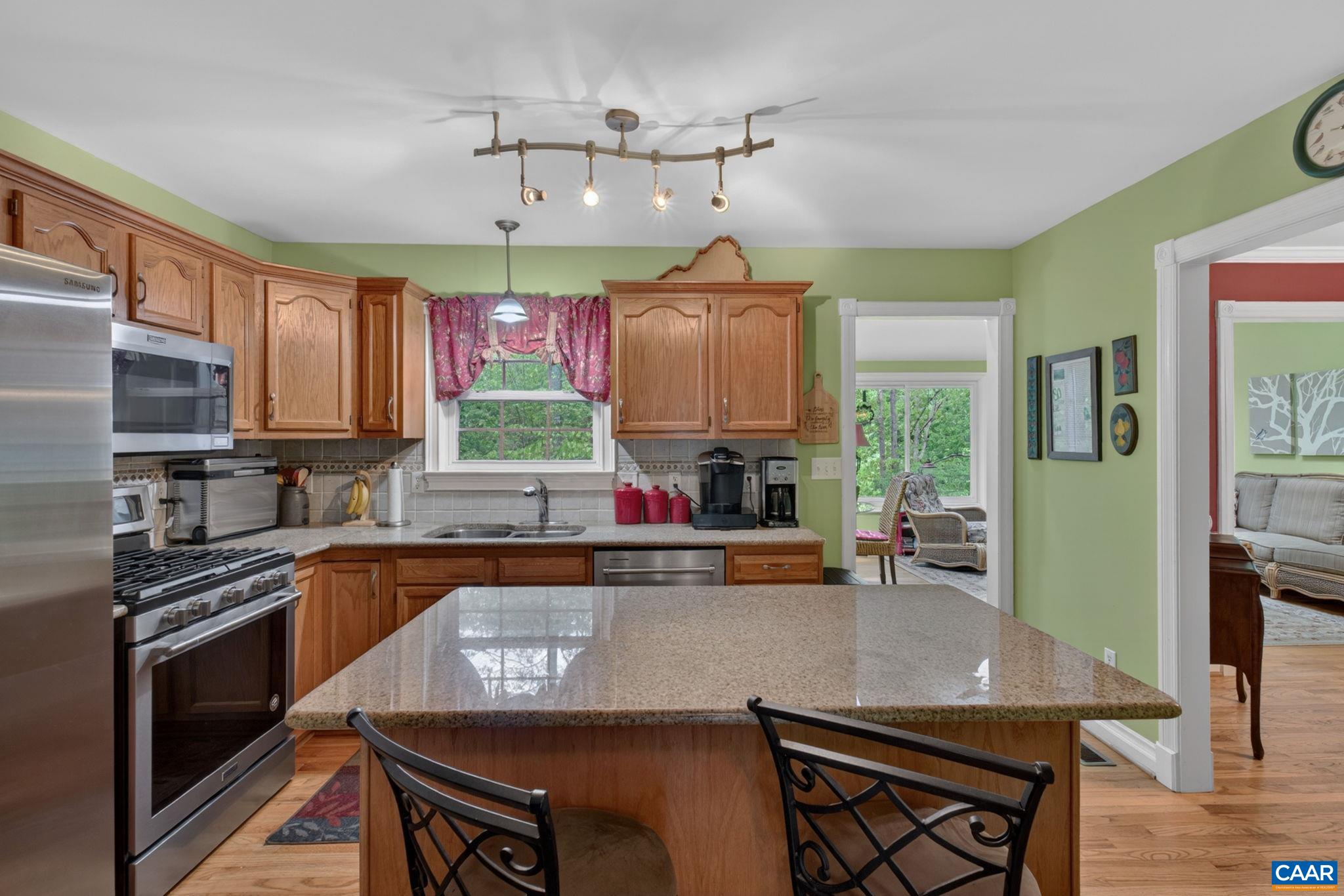 296 JEFFERSON DR