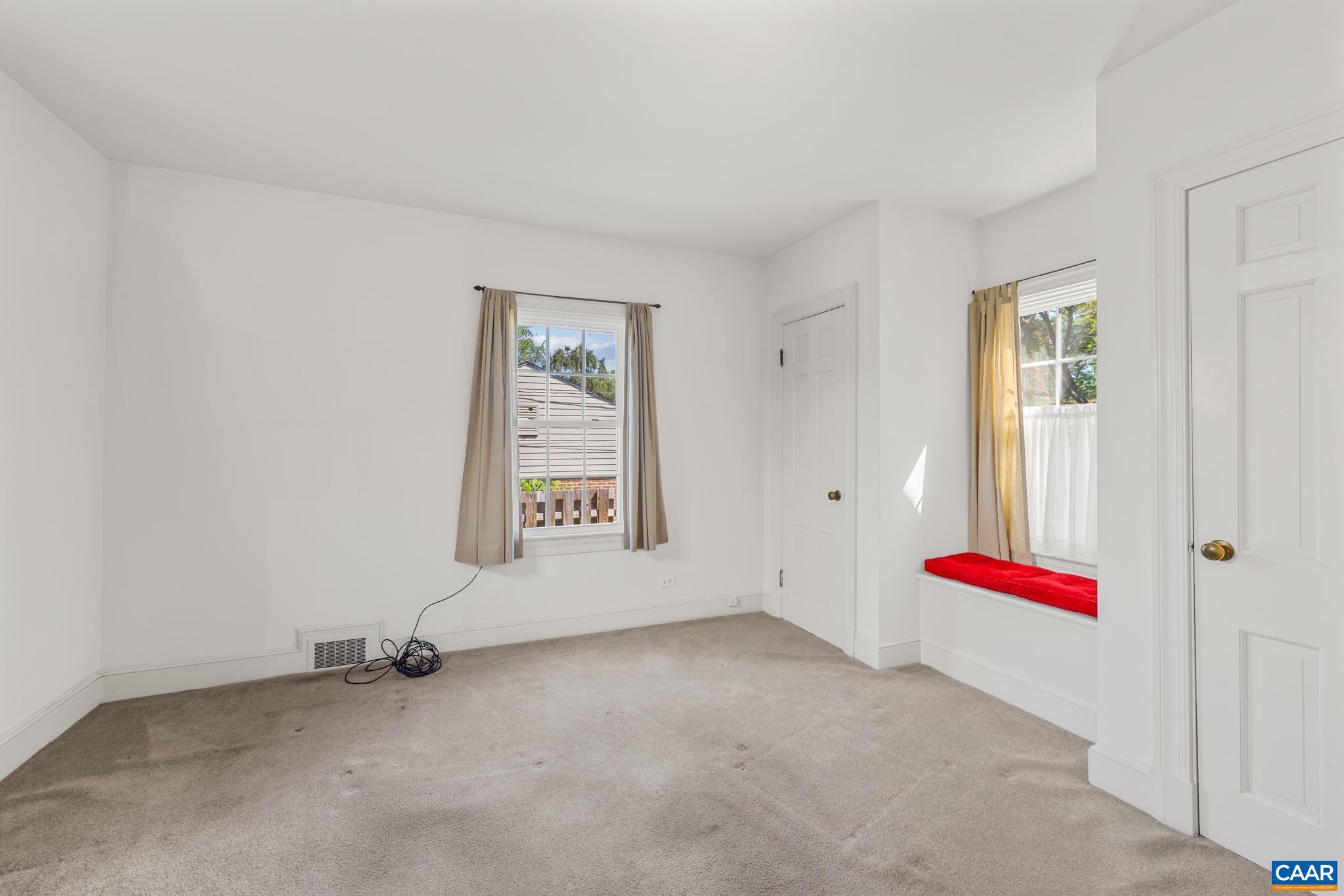 172 LANDON LN