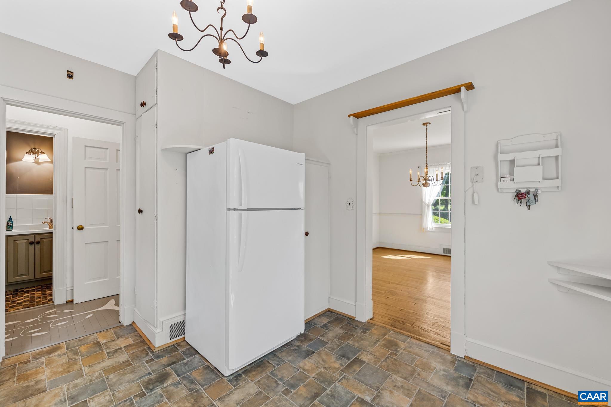 172 LANDON LN