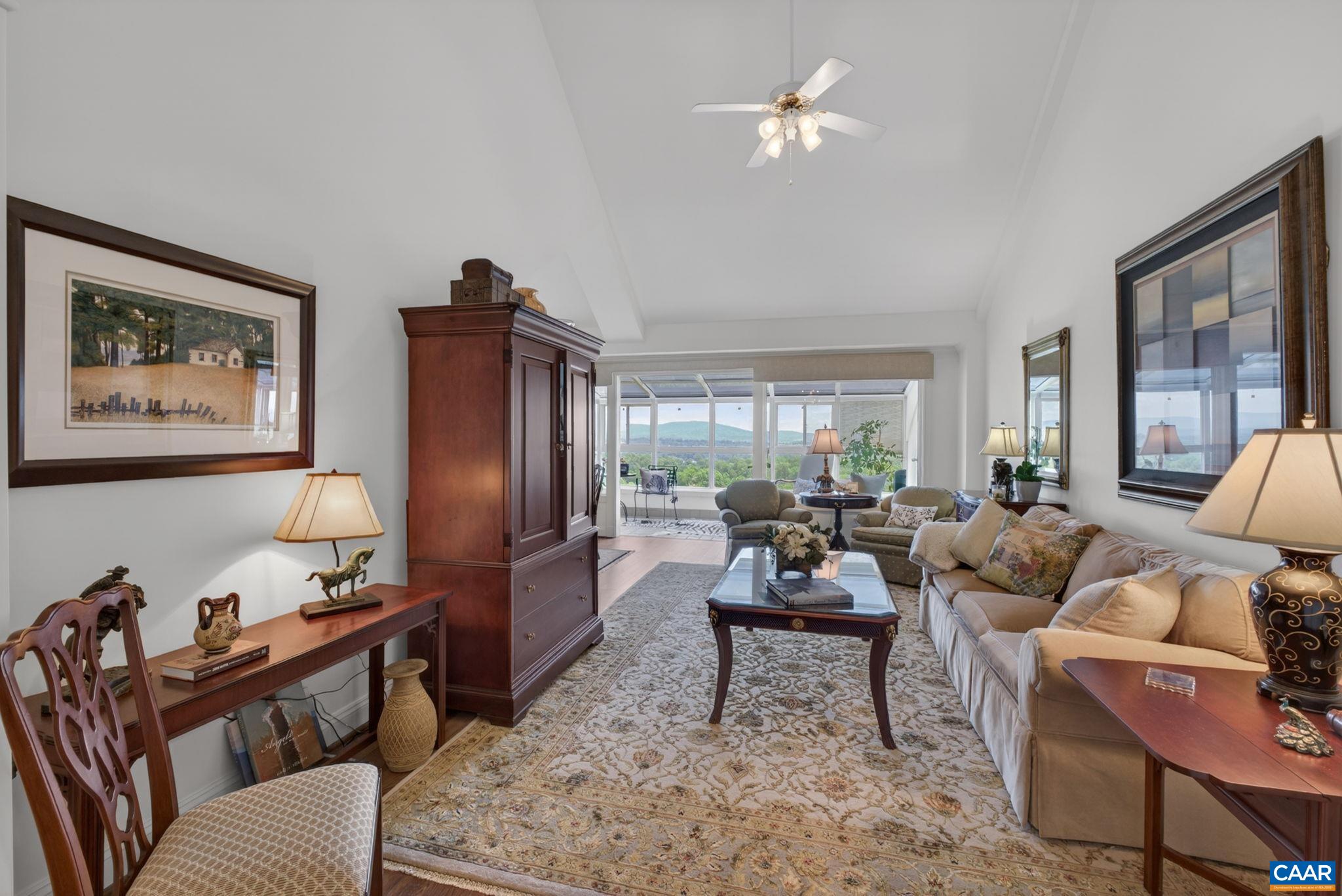 500 CRESTWOOD DR Unit: 1606