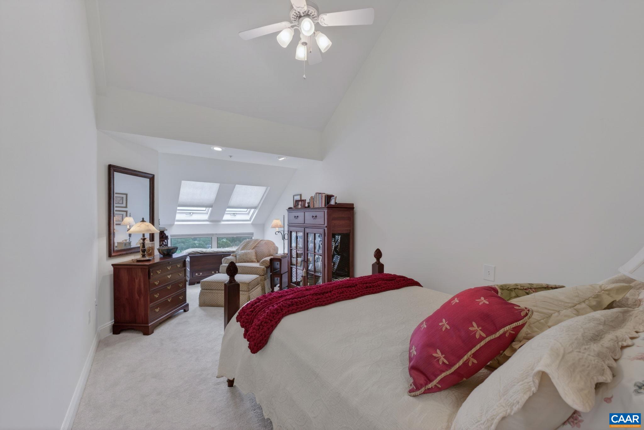 500 CRESTWOOD DR Unit: 1606