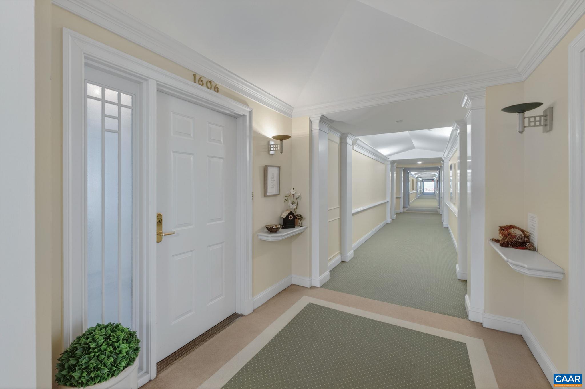 500 CRESTWOOD DR Unit: 1606